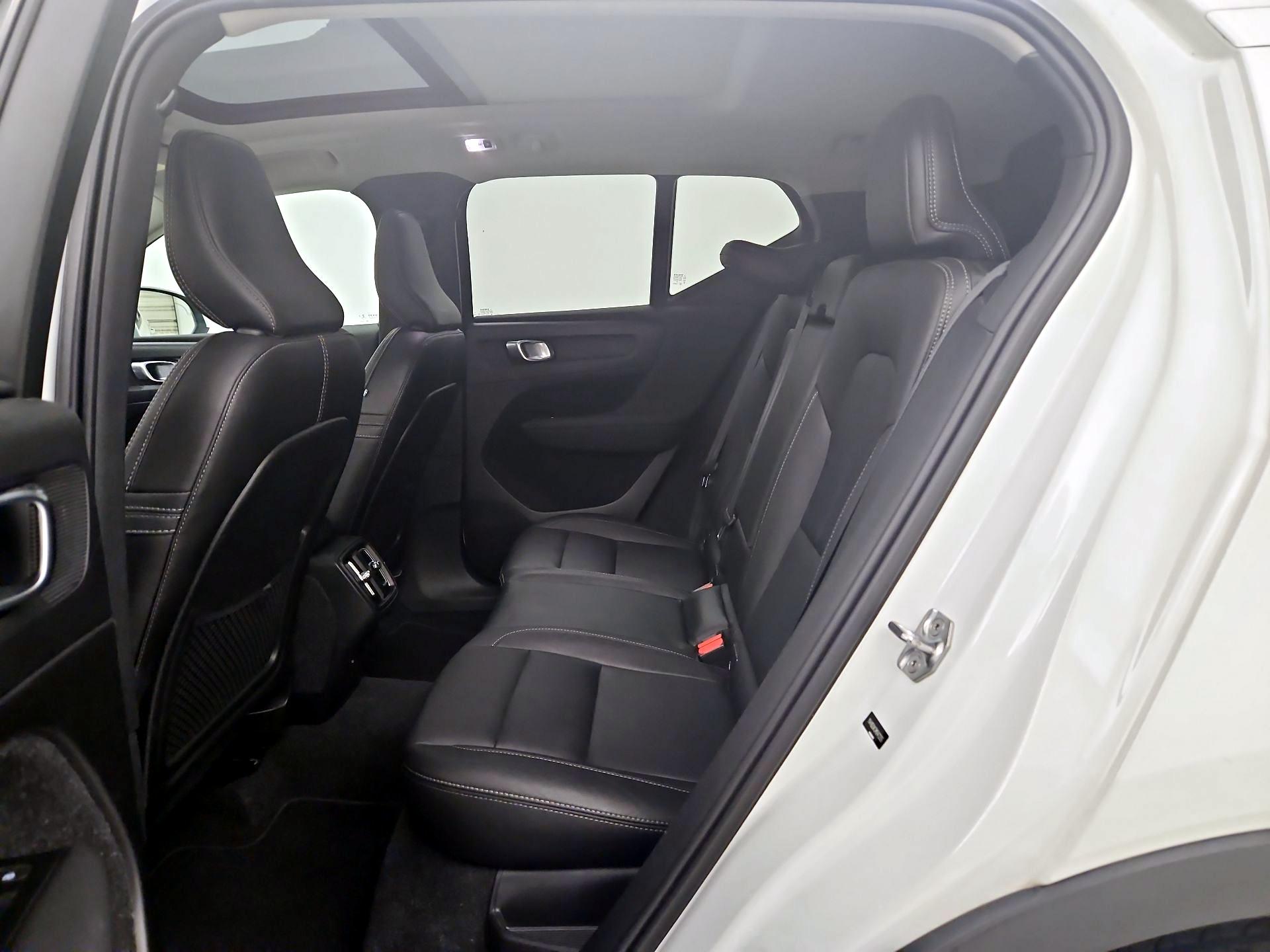Thumbnail: 2021 Volvo XC40 - 20
