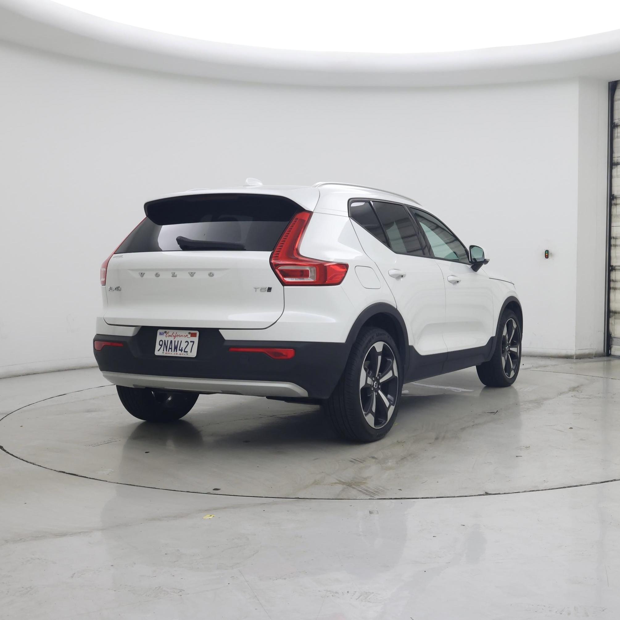Thumbnail: 2021 Volvo XC40 - 8