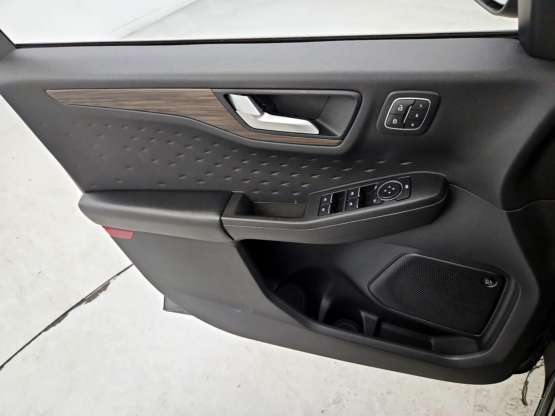 Thumbnail: 2020 Ford Escape - 12