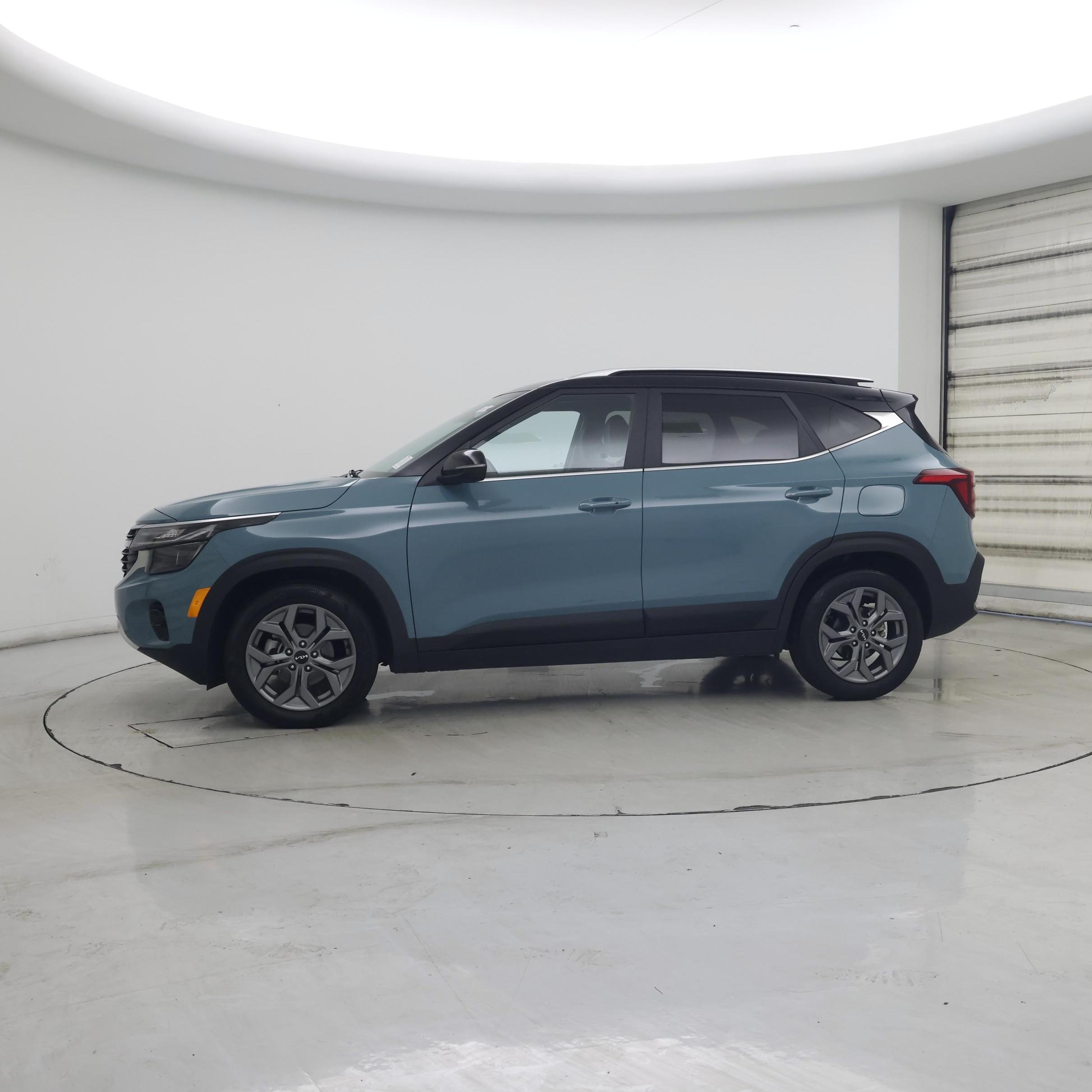 Thumbnail: 2024 Kia Seltos - 3