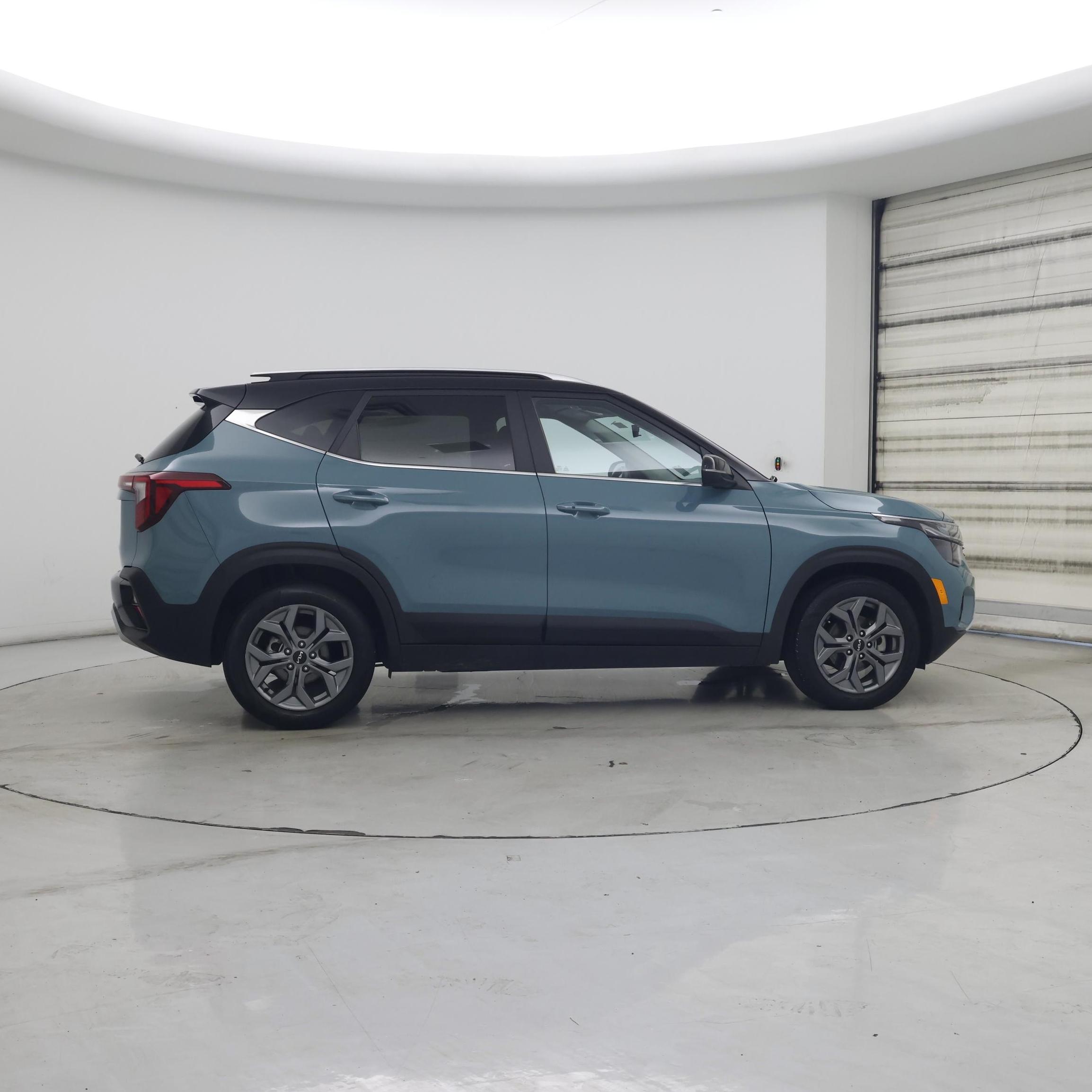 Thumbnail: 2024 Kia Seltos - 7