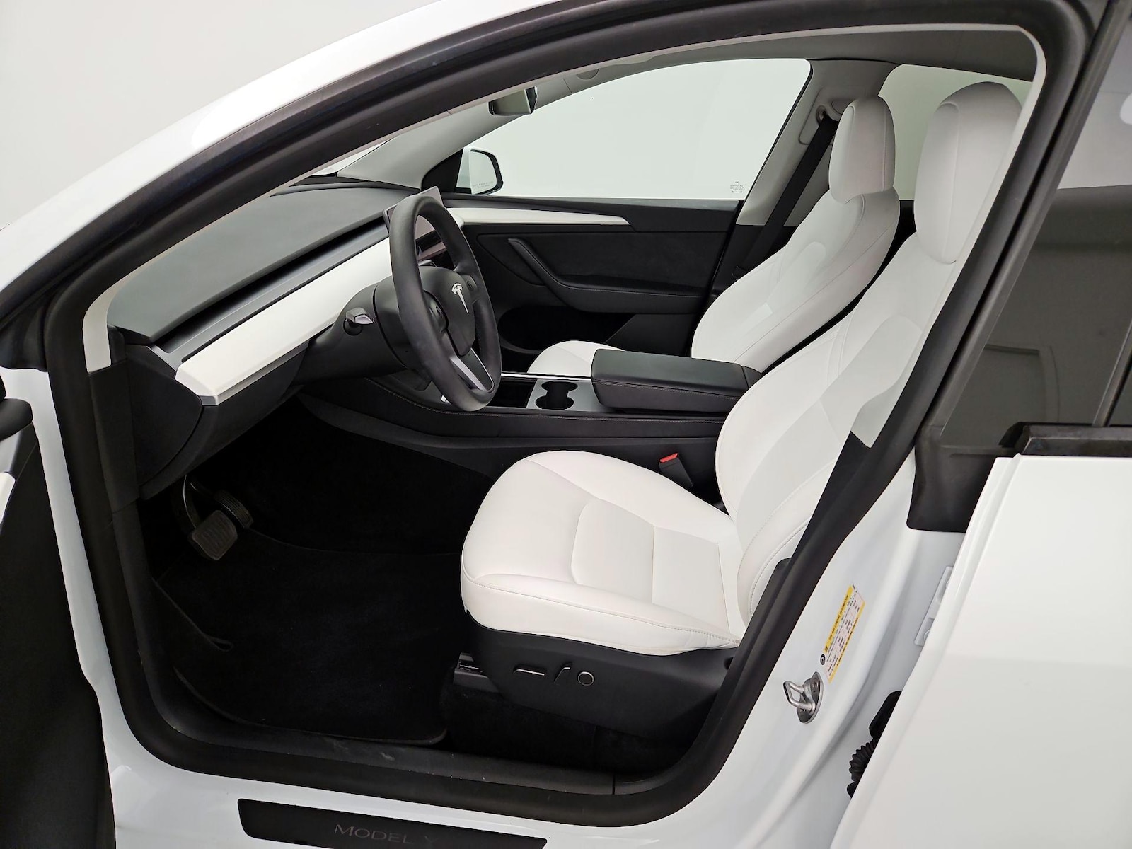 2023 Tesla Model Y Long Range - Photo 12