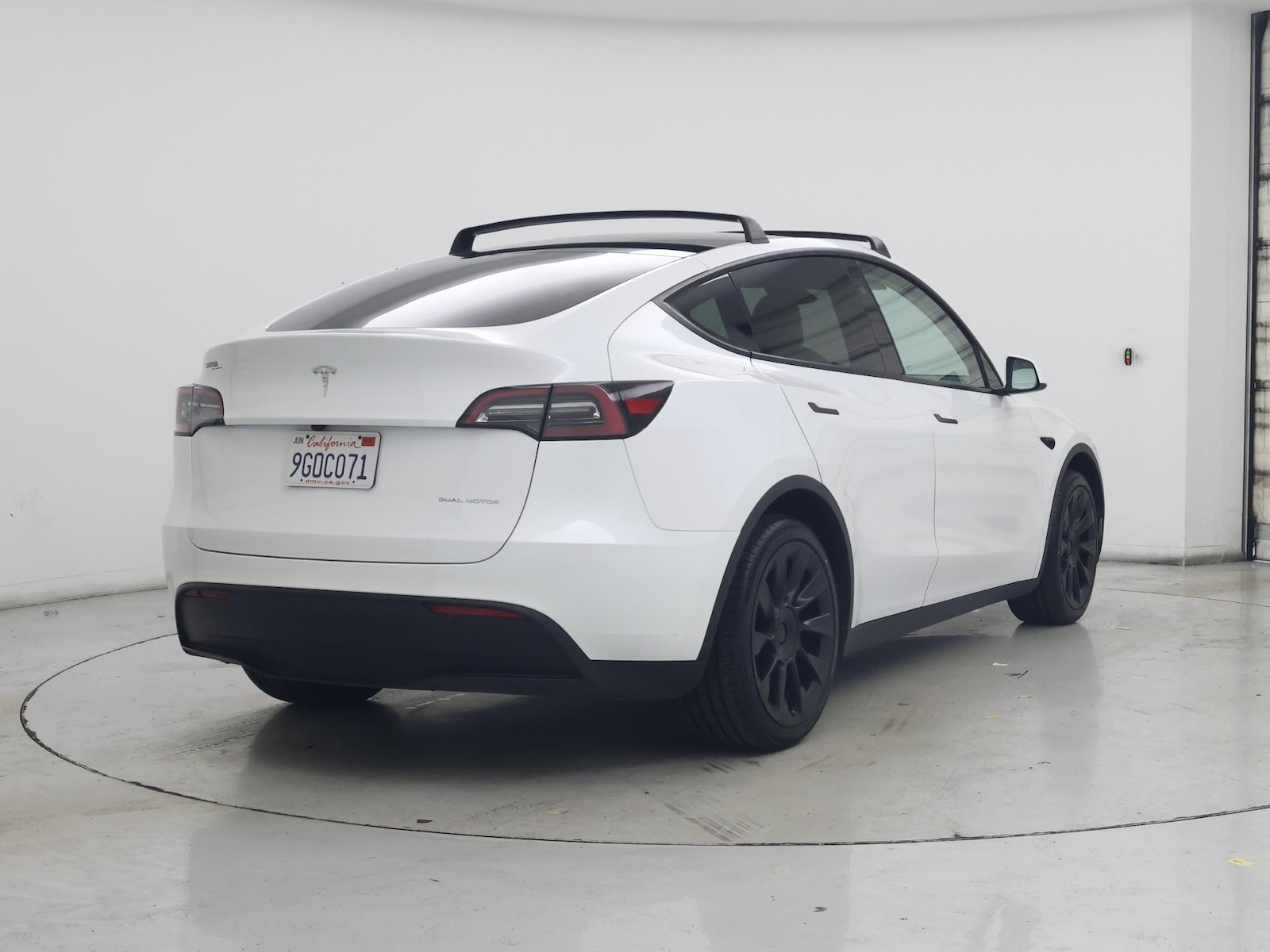 2023 Tesla Model Y Long Range - Photo 9