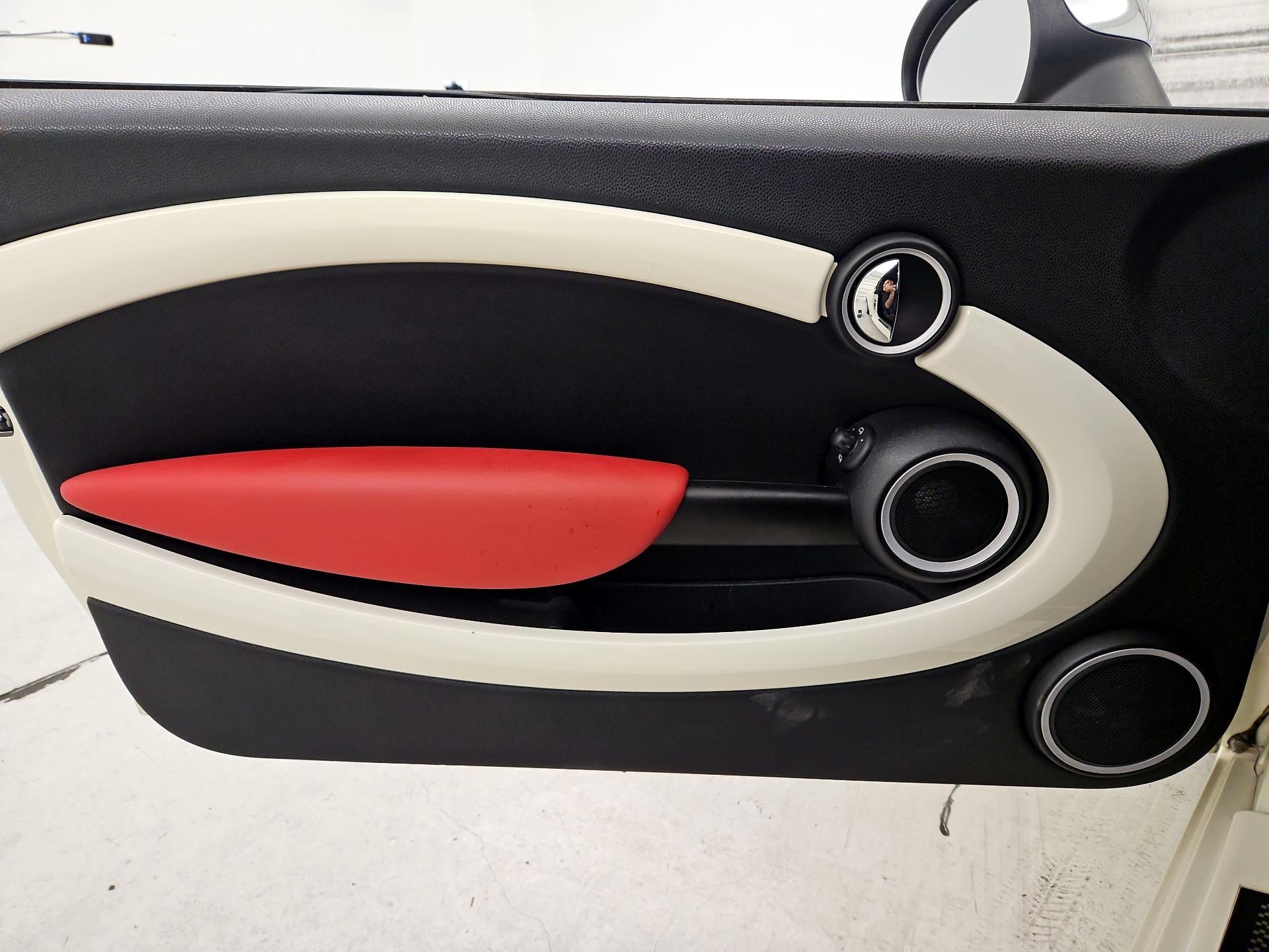 Thumbnail: 2015 MINI Cooper Roadster - 12