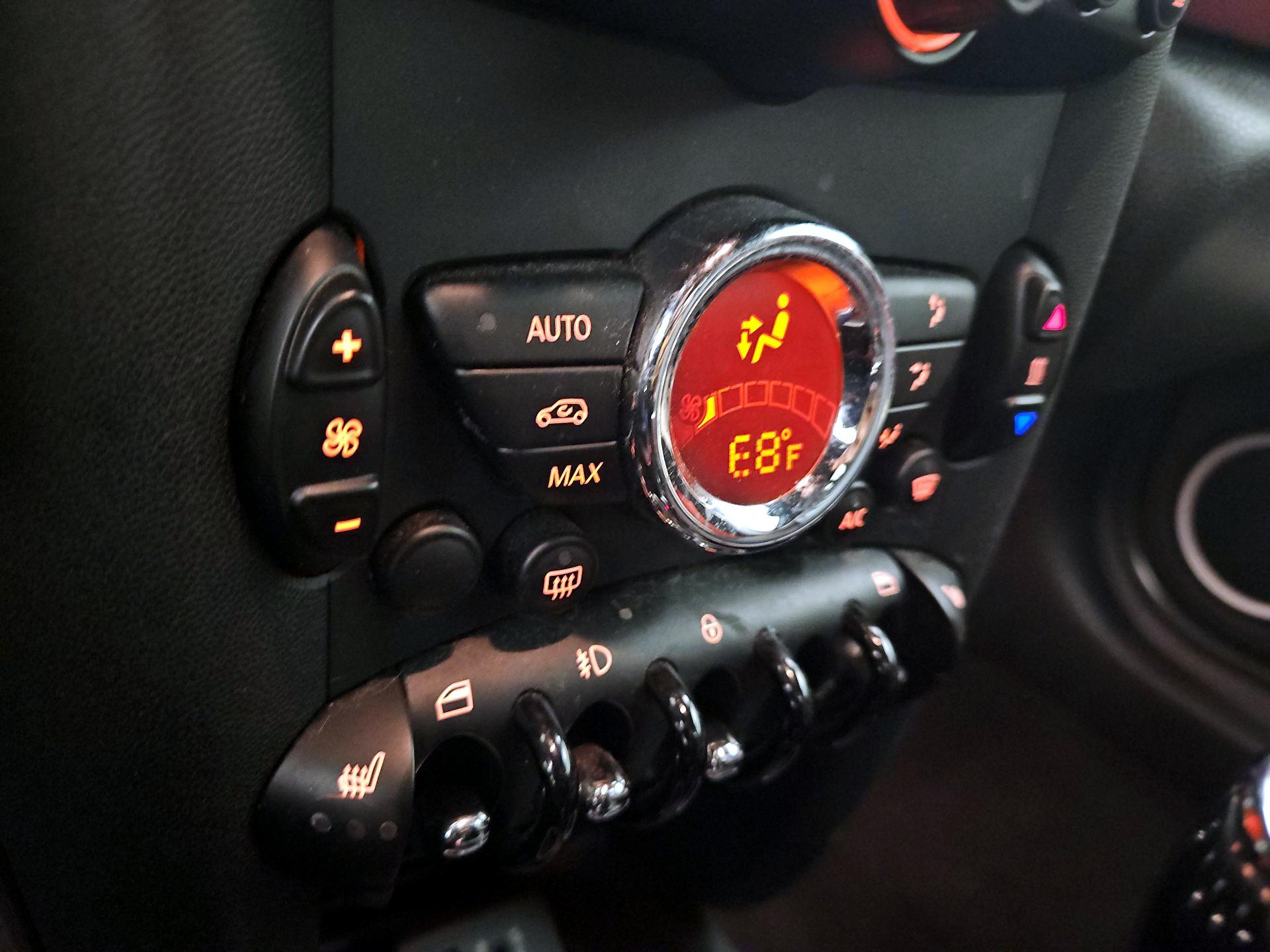 Thumbnail: 2015 MINI Cooper Roadster - 15