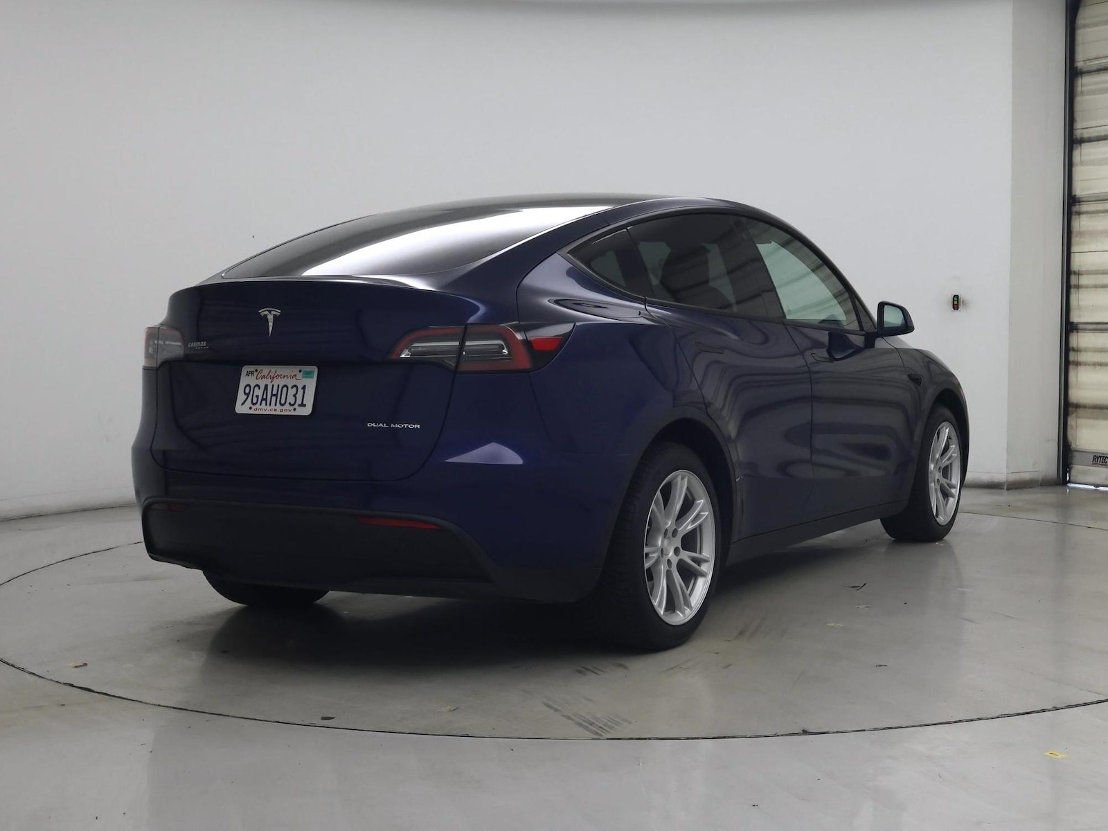 2023 Tesla Model Y Long Range - Photo 9