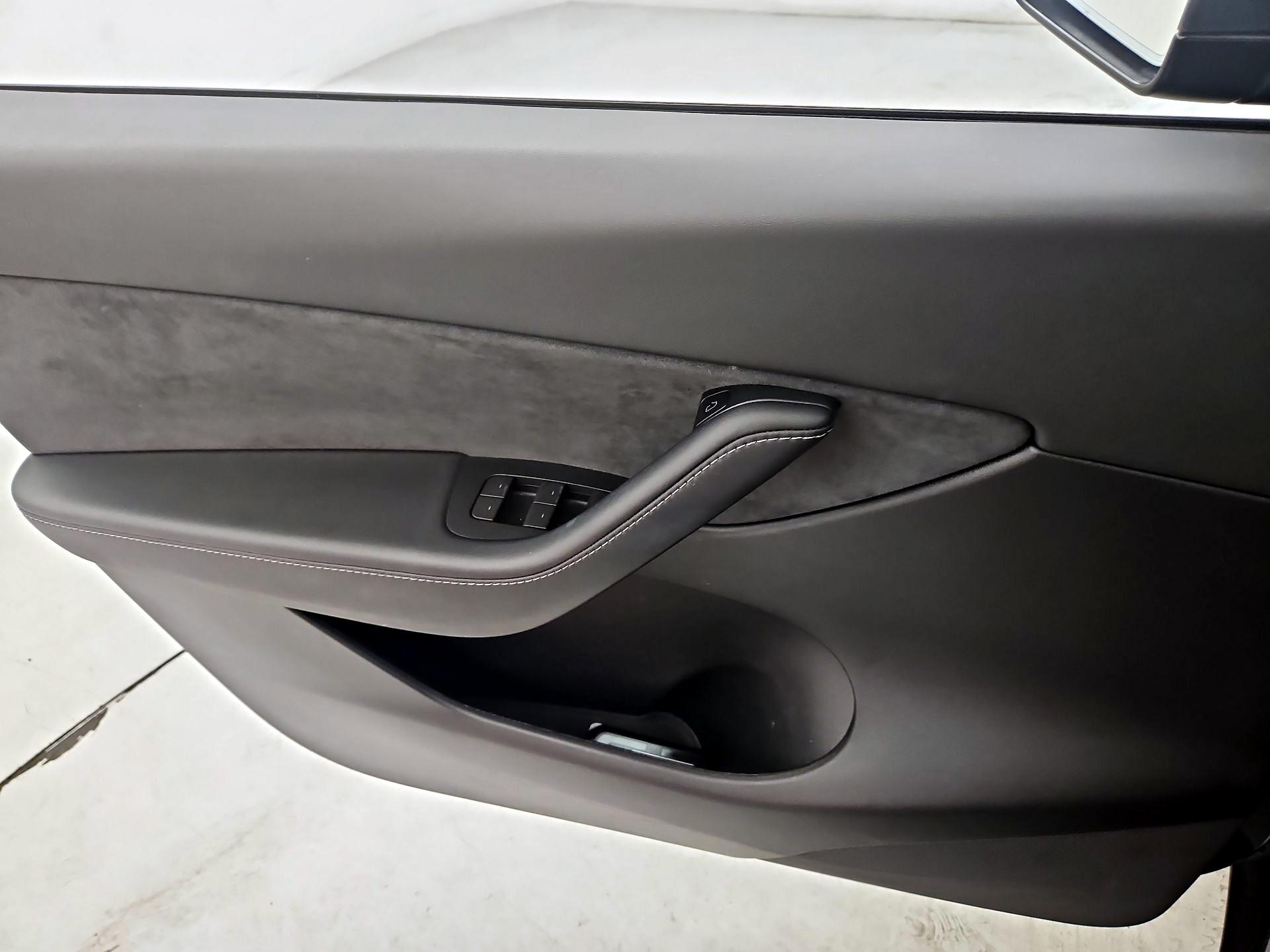 Thumbnail: 2022 Tesla Model Y - 12