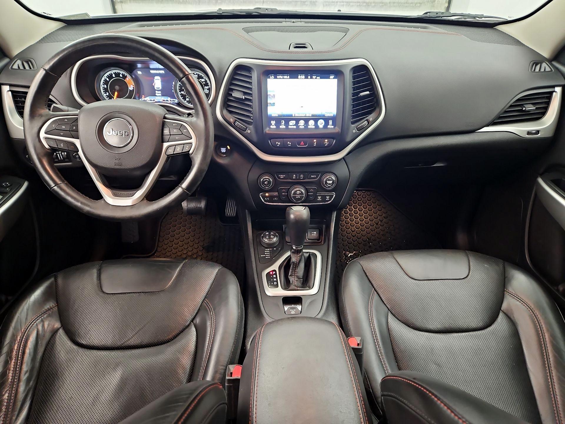 Thumbnail: 2018 Jeep Cherokee - 9