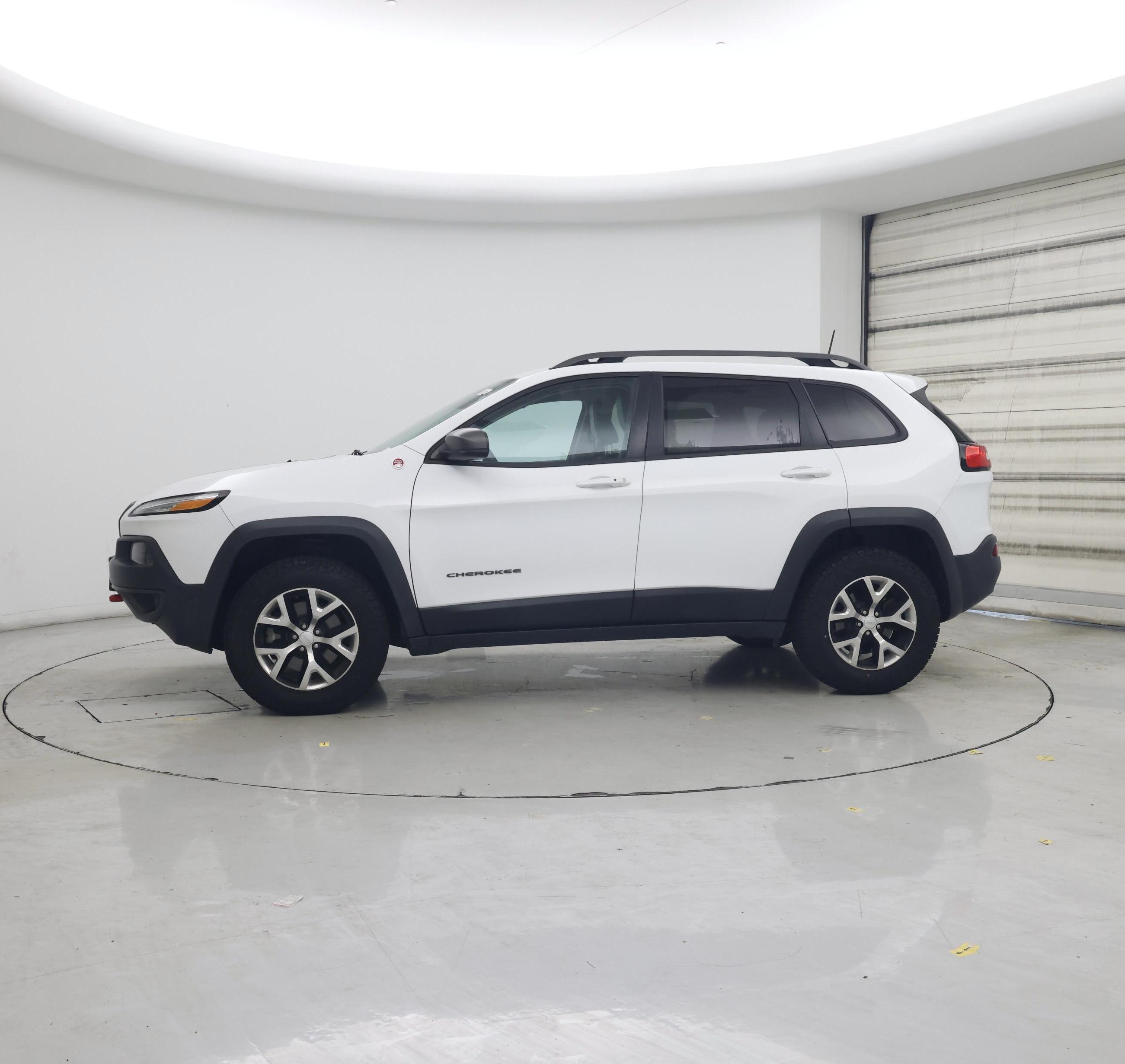 Thumbnail: 2018 Jeep Cherokee - 3