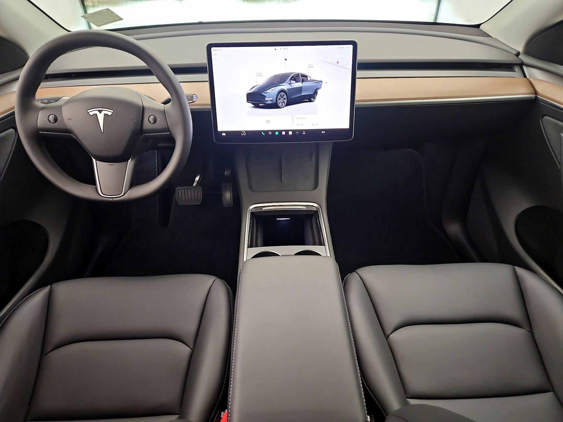 Thumbnail: 2025 Tesla Model Y - 9