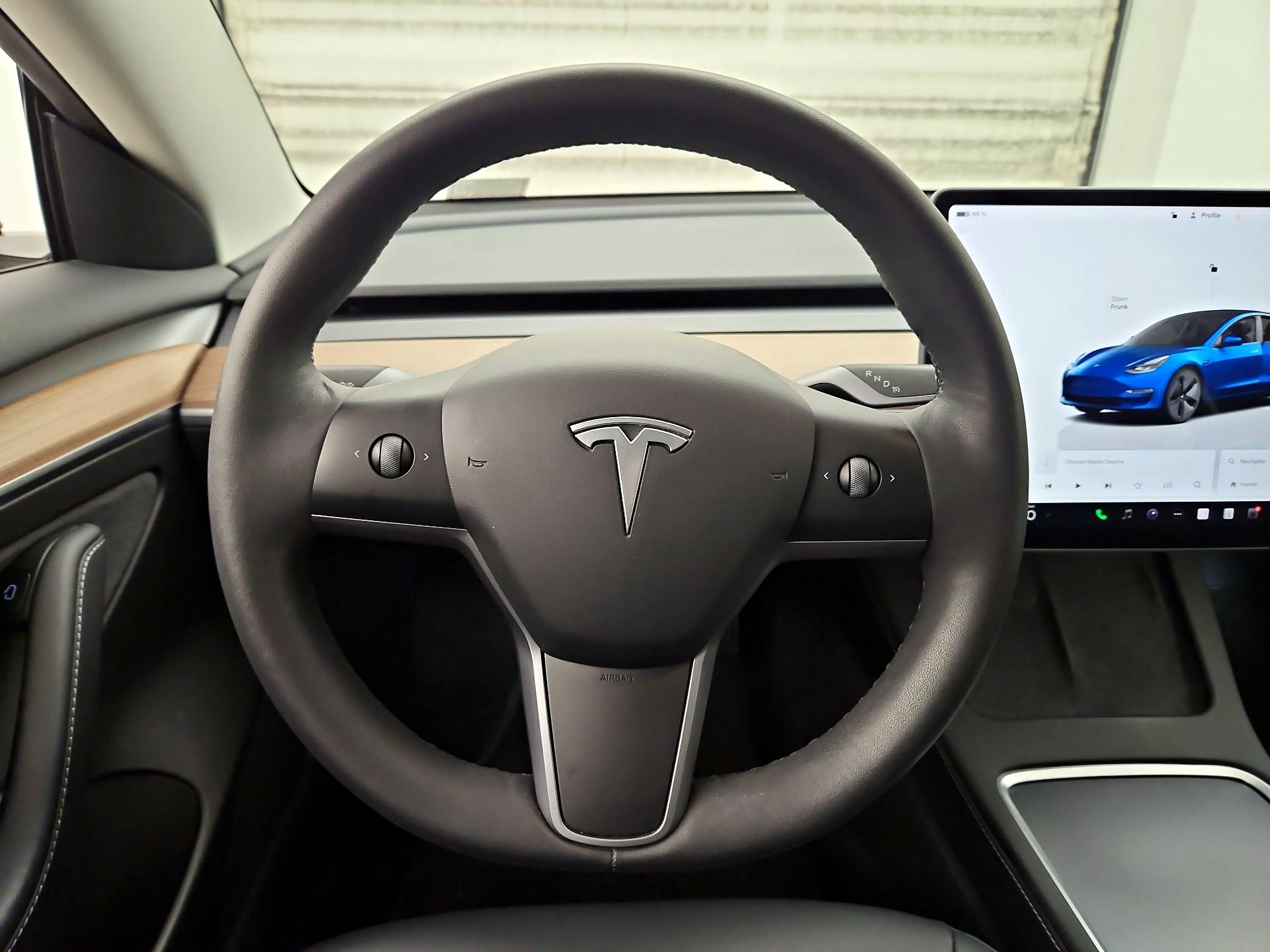 Thumbnail: 2023 Tesla Model 3 - 10
