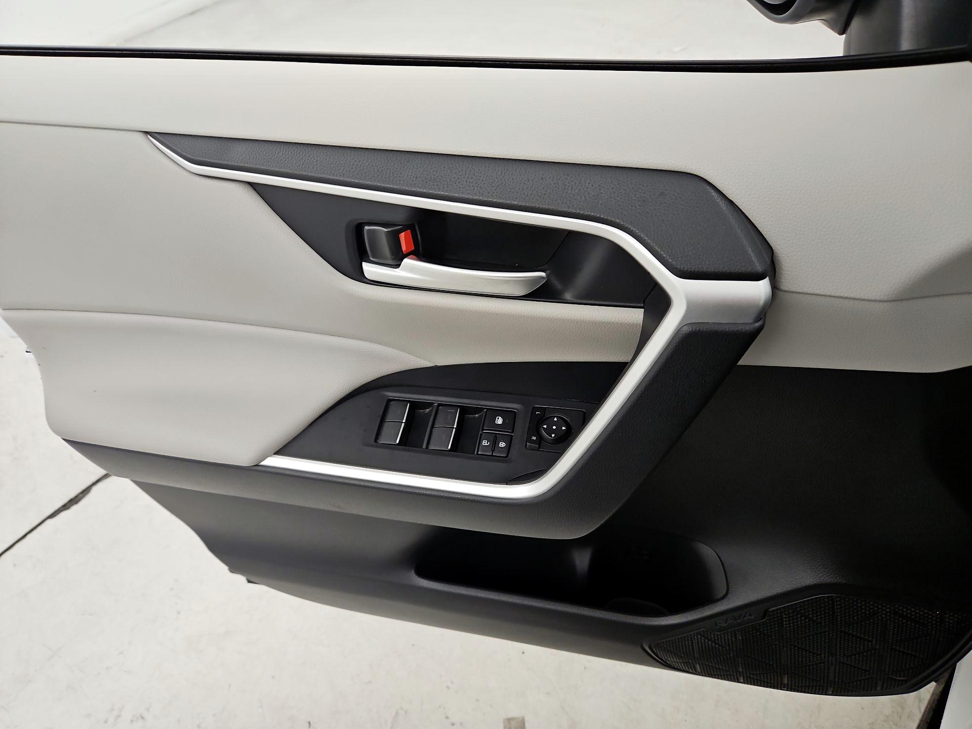 Thumbnail: 2024 Toyota RAV4 - 12