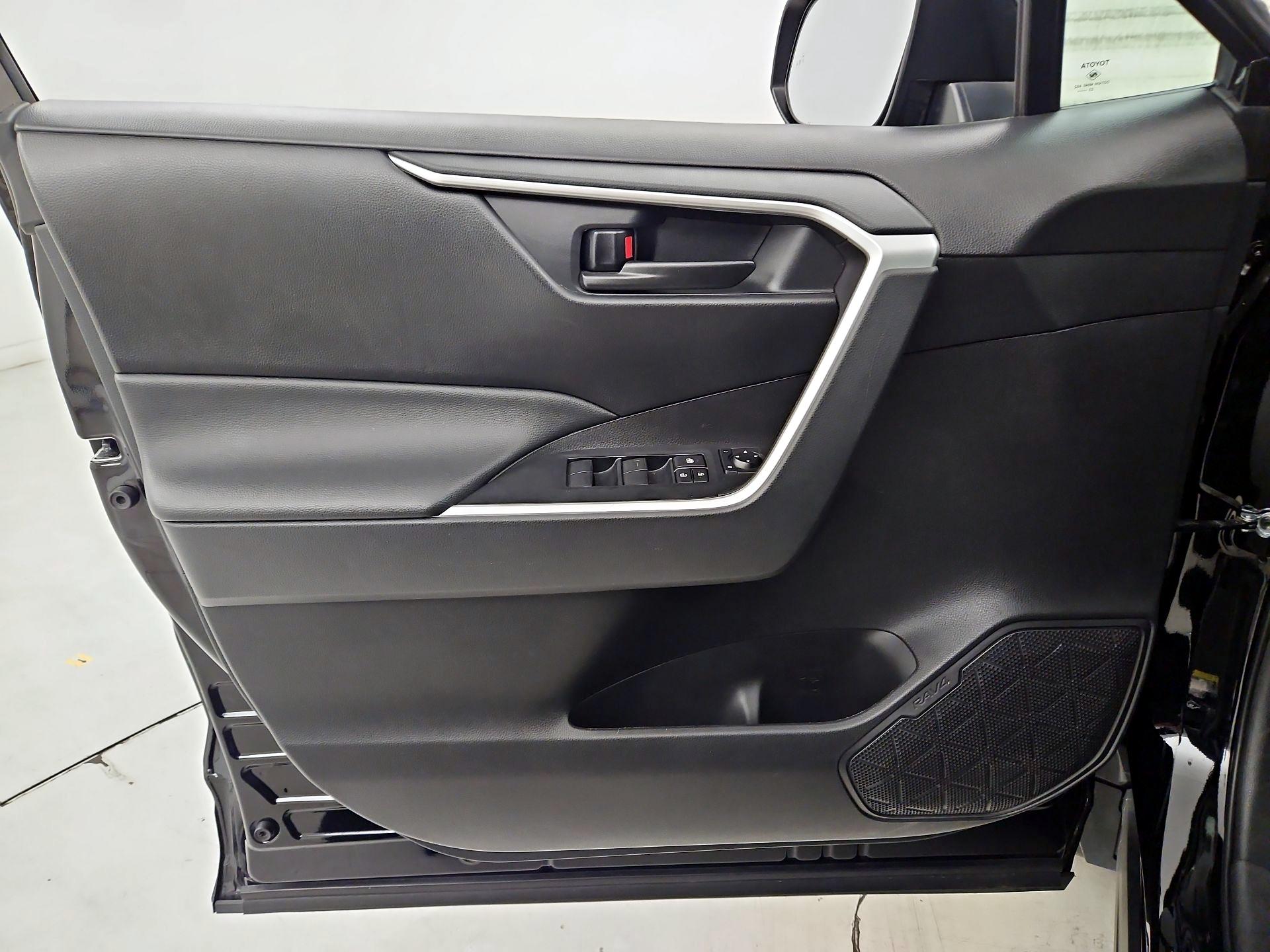 Thumbnail: 2024 Toyota RAV4 - 12