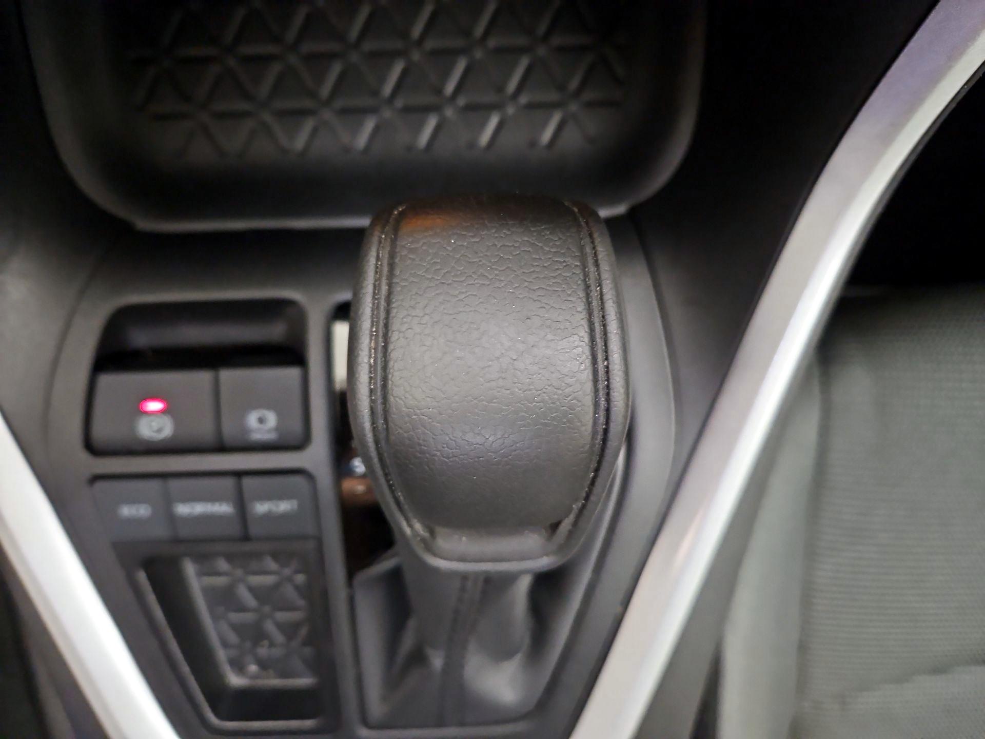 Thumbnail: 2024 Toyota RAV4 - 17