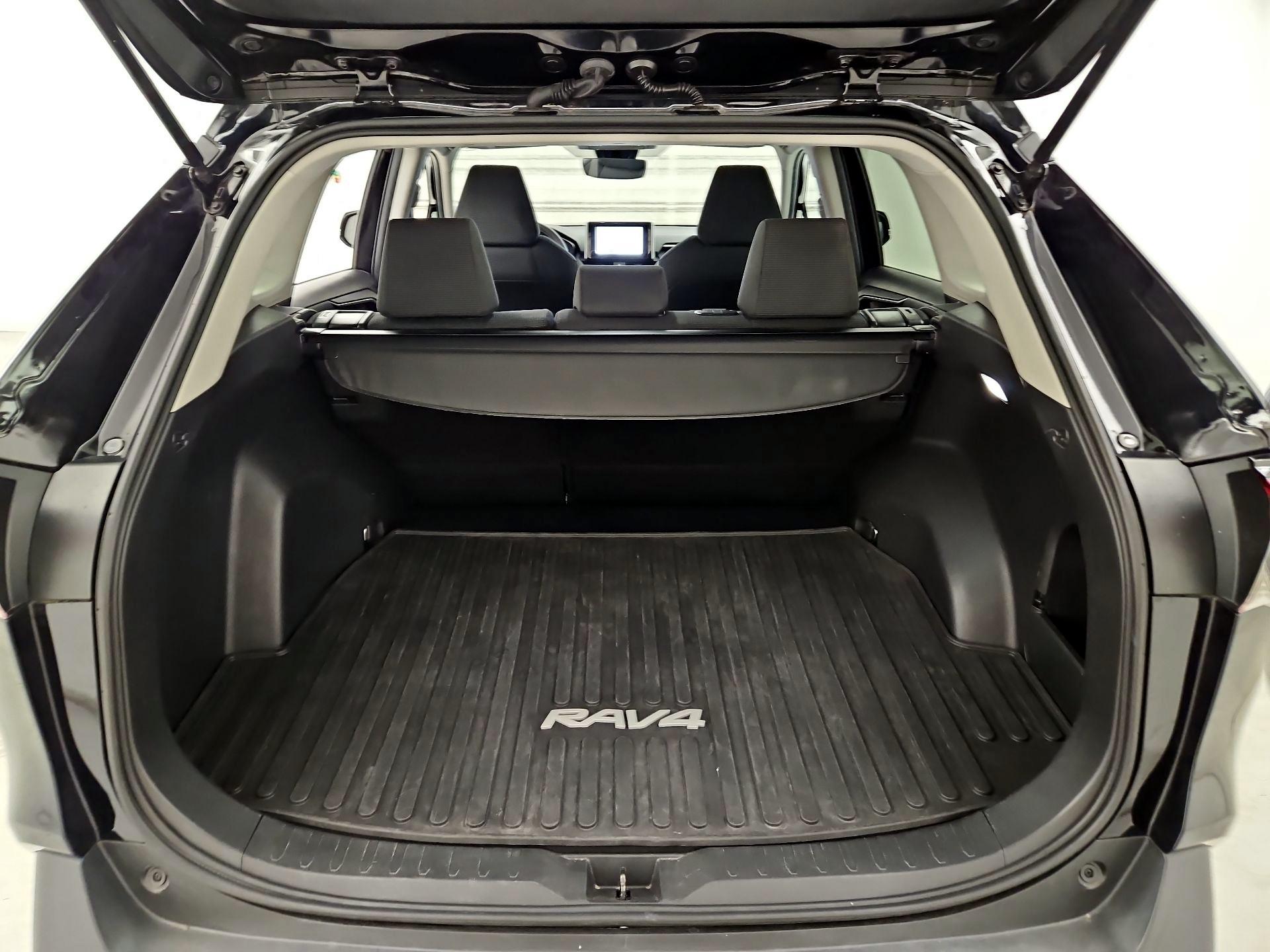 Thumbnail: 2024 Toyota RAV4 - 19