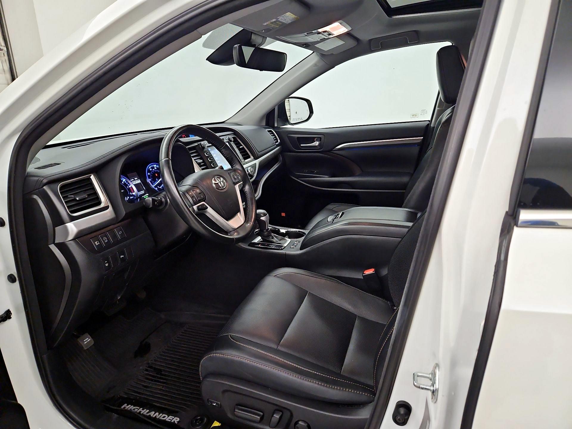 Thumbnail: 2018 Toyota Highlander - 11