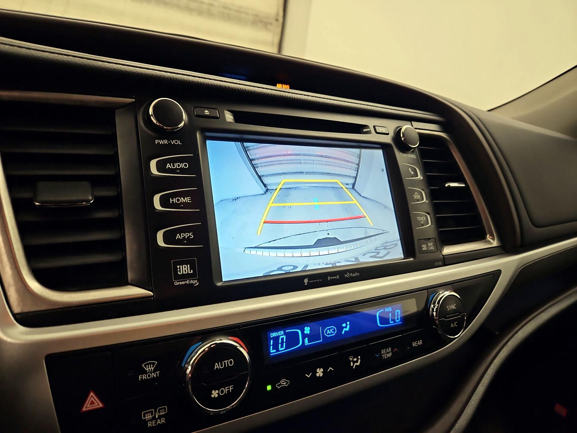 Thumbnail: 2018 Toyota Highlander - 14