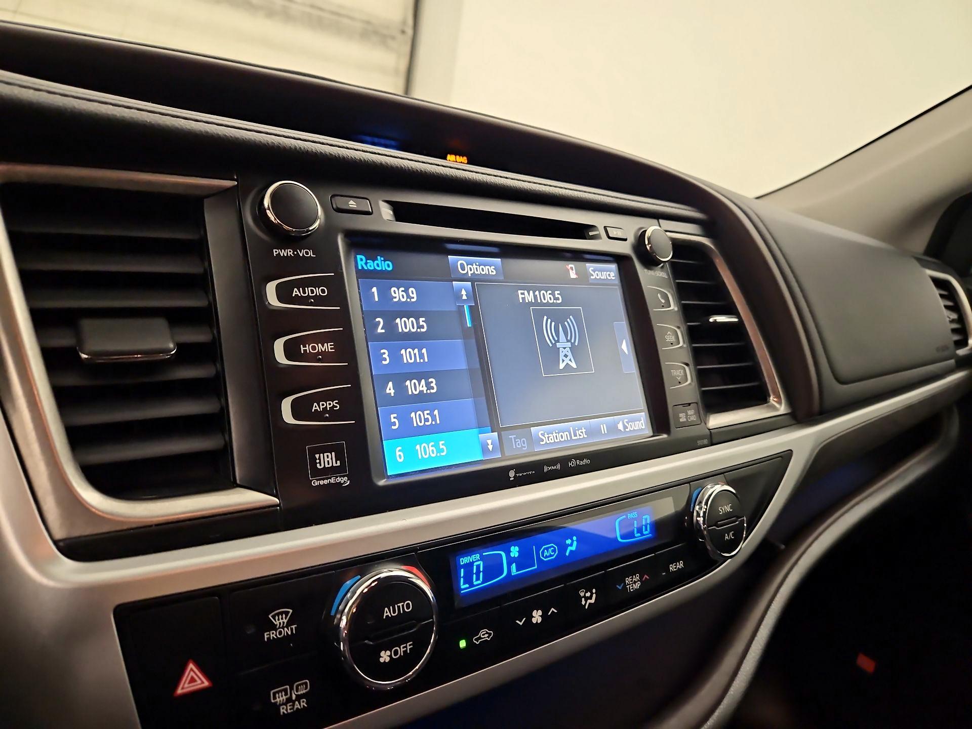 Thumbnail: 2018 Toyota Highlander - 15