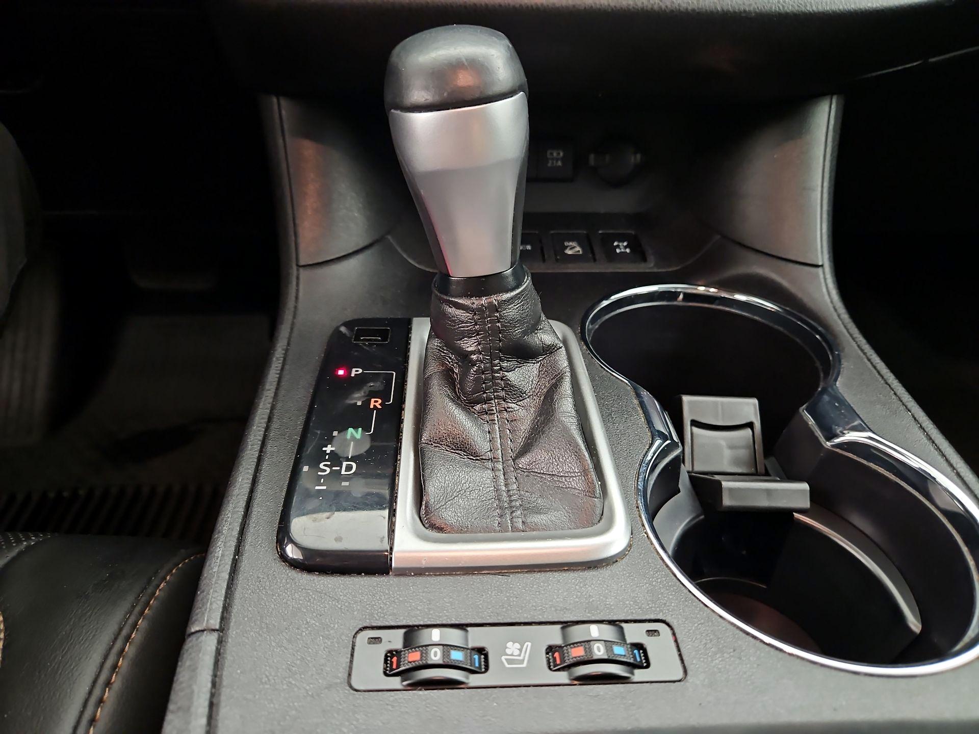 Thumbnail: 2018 Toyota Highlander - 17