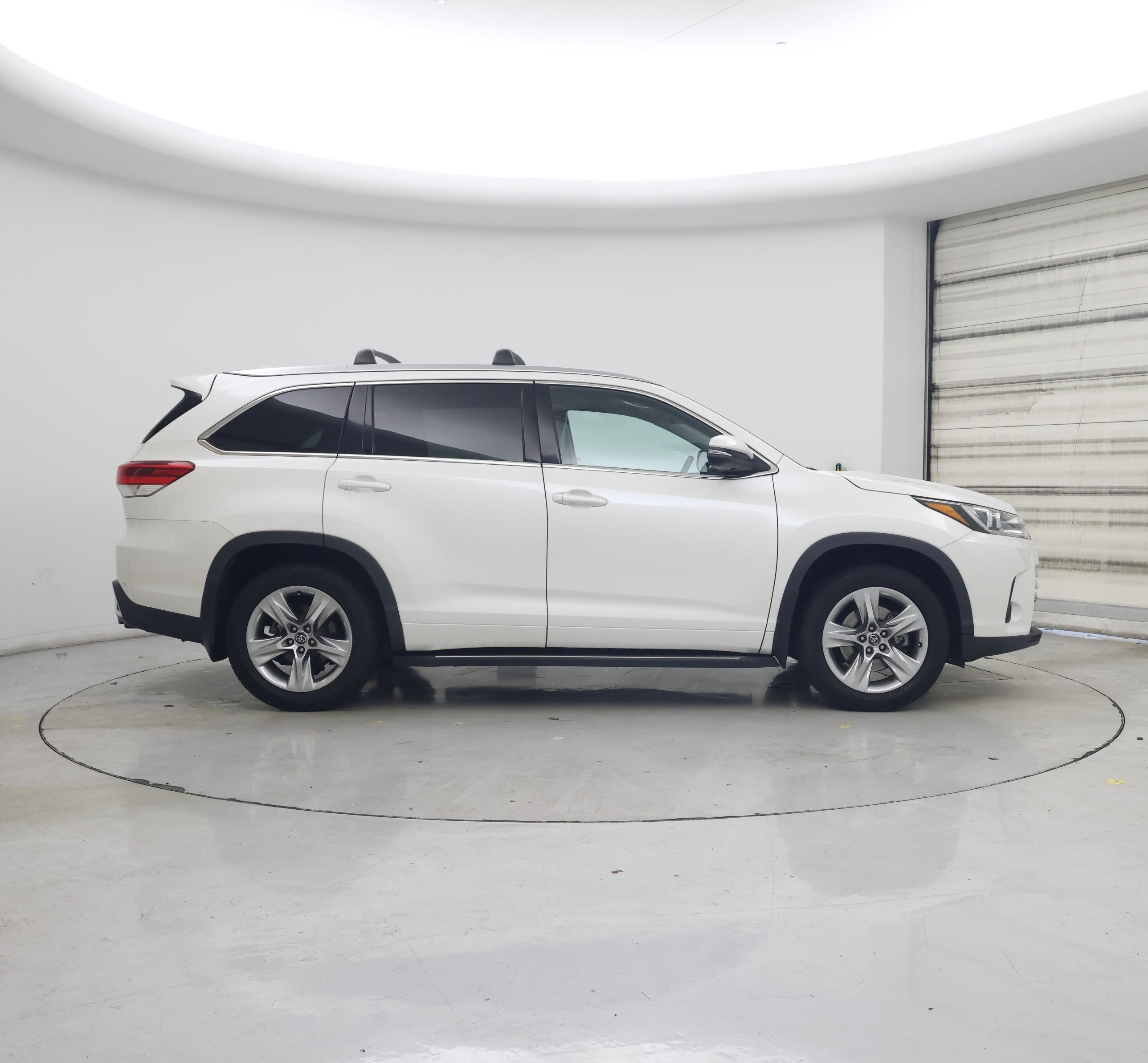 Thumbnail: 2018 Toyota Highlander - 7