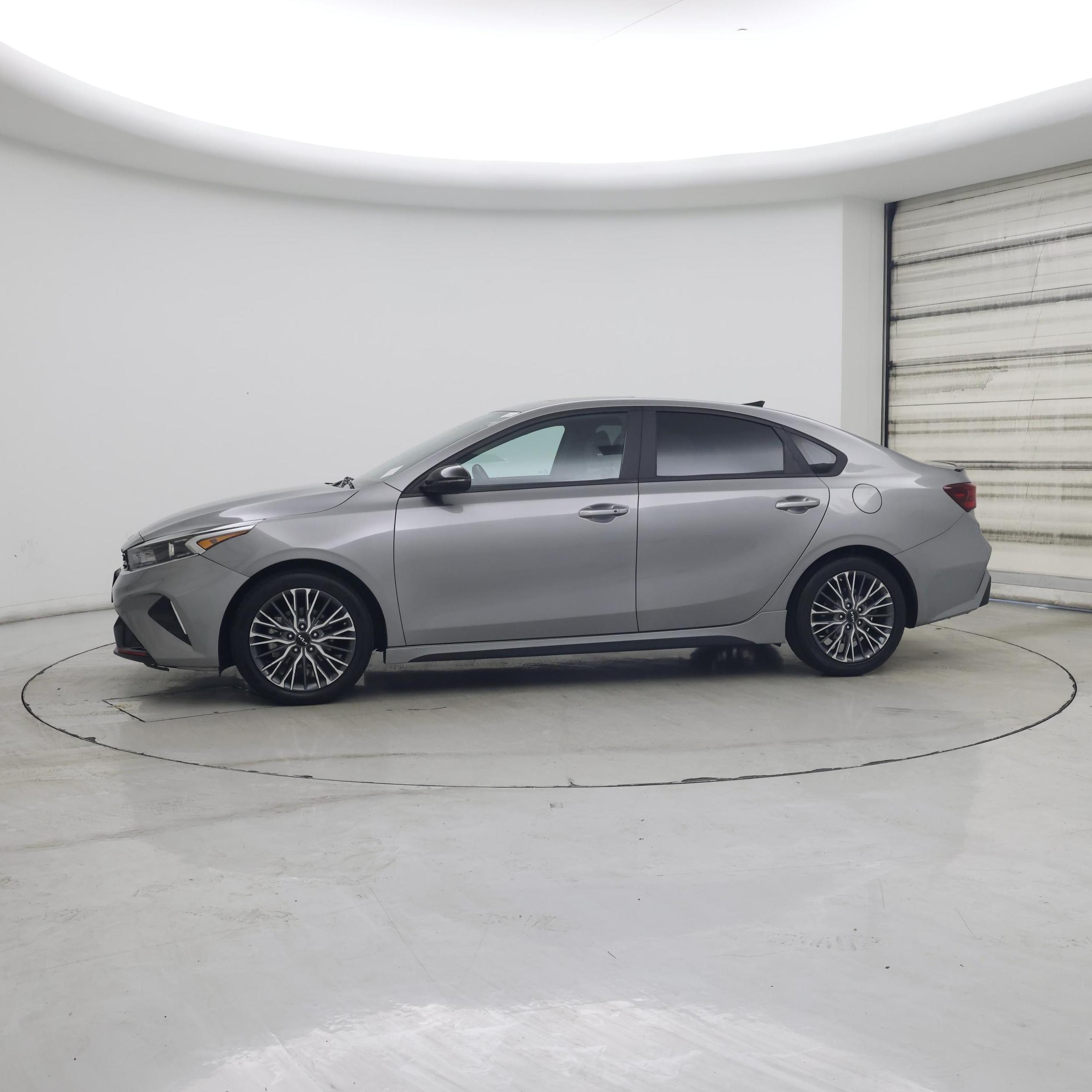 Thumbnail: 2023 Kia Forte - 3
