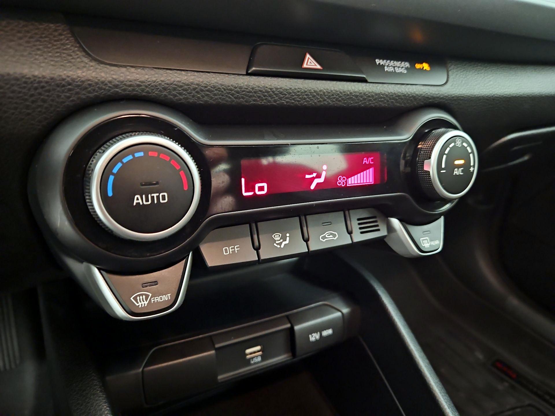 Thumbnail: 2023 Kia Rio - 16