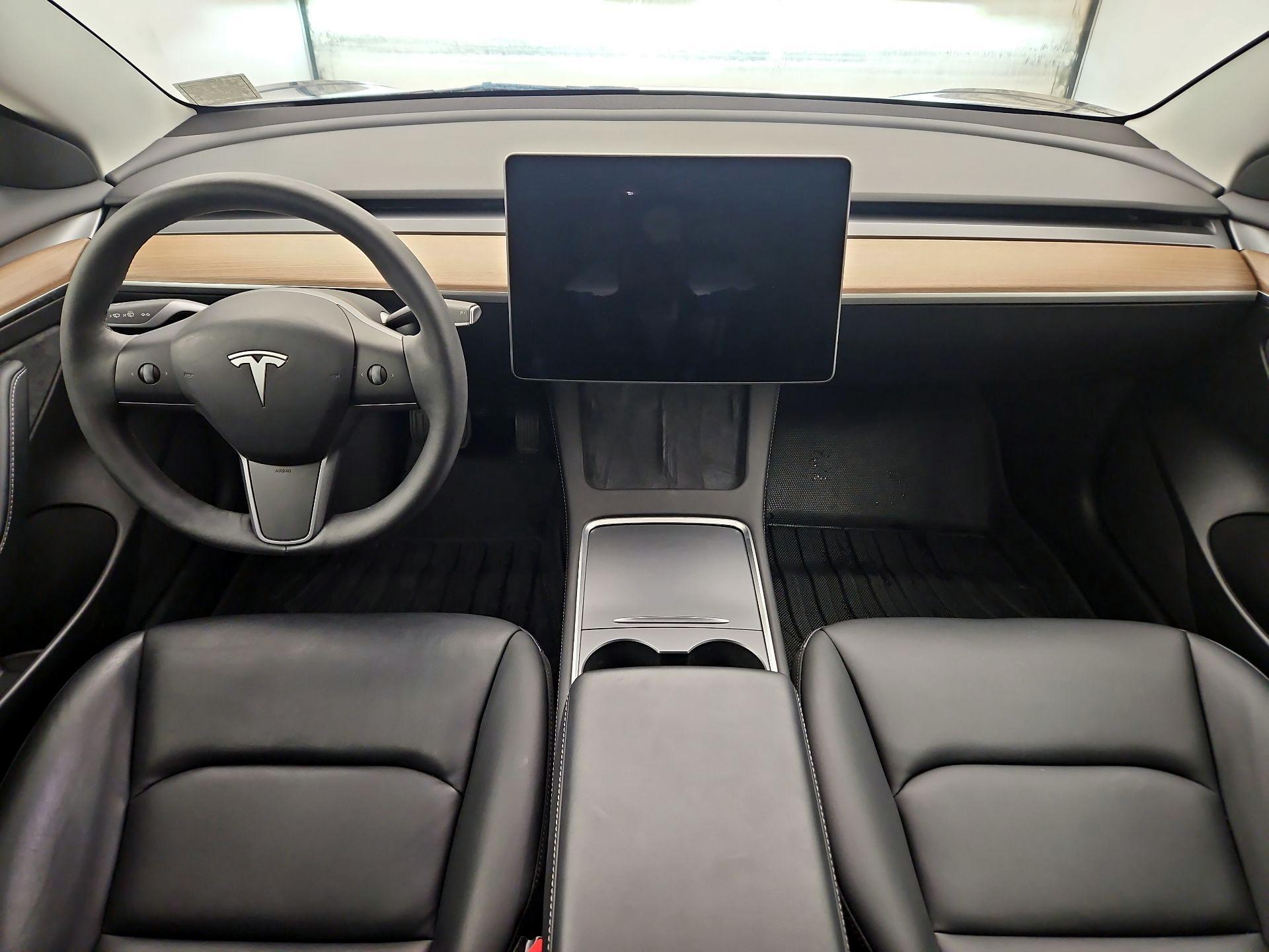 Thumbnail: 2023 Tesla Model 3 - 9