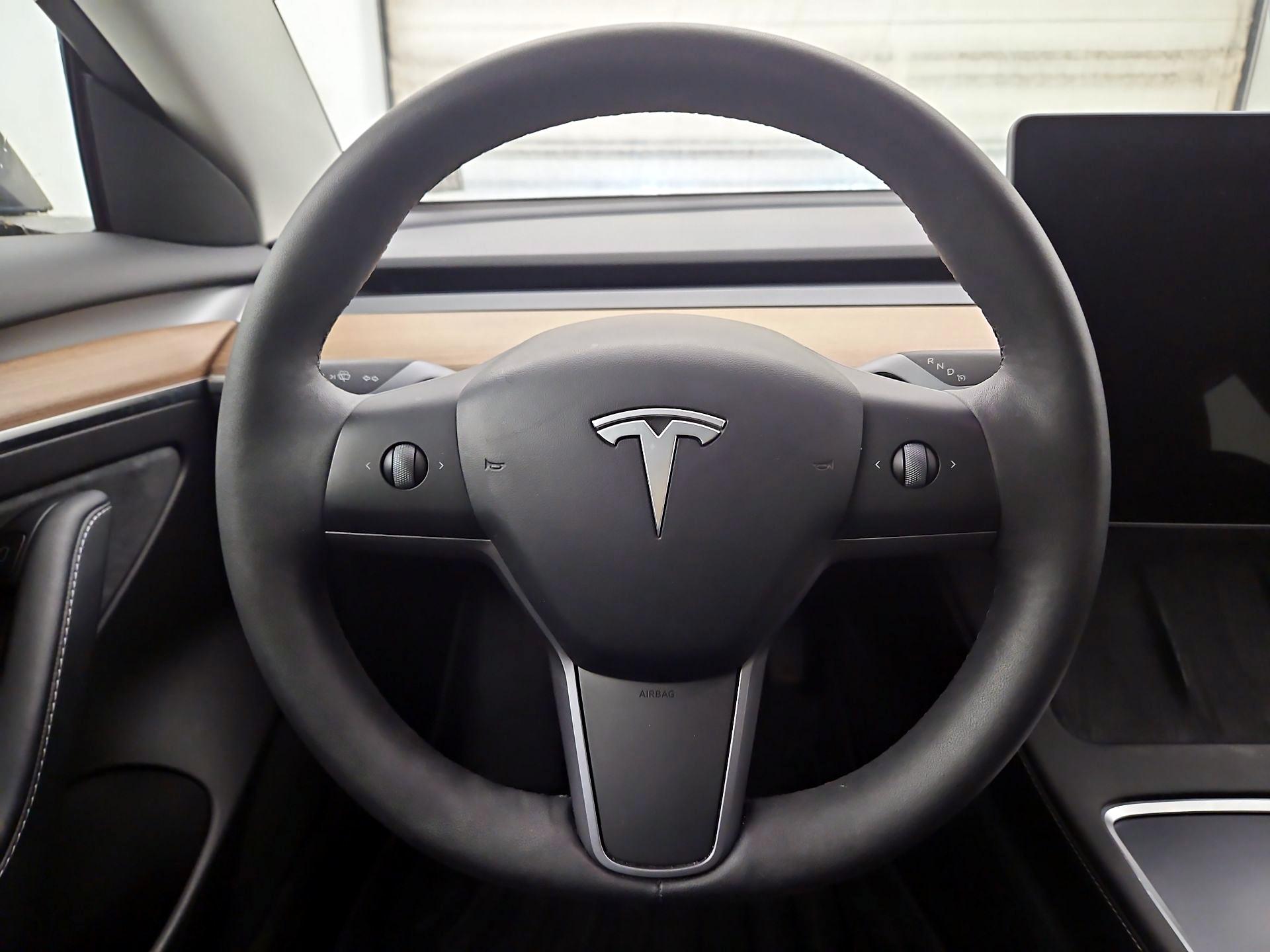 Thumbnail: 2023 Tesla Model 3 - 10