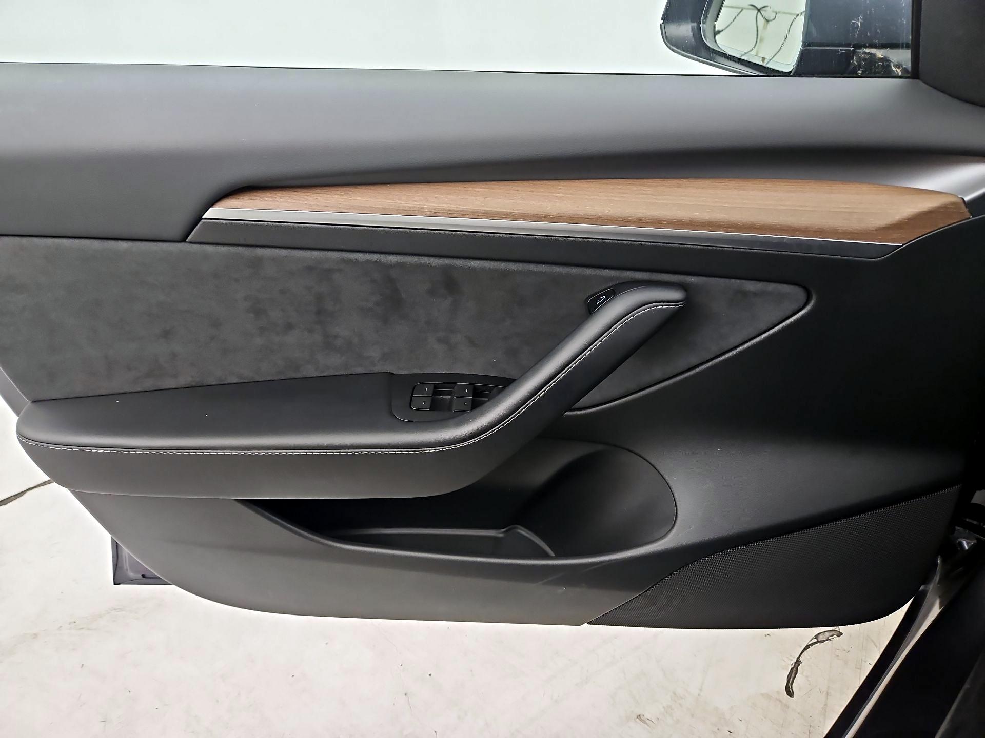 Thumbnail: 2023 Tesla Model 3 - 12