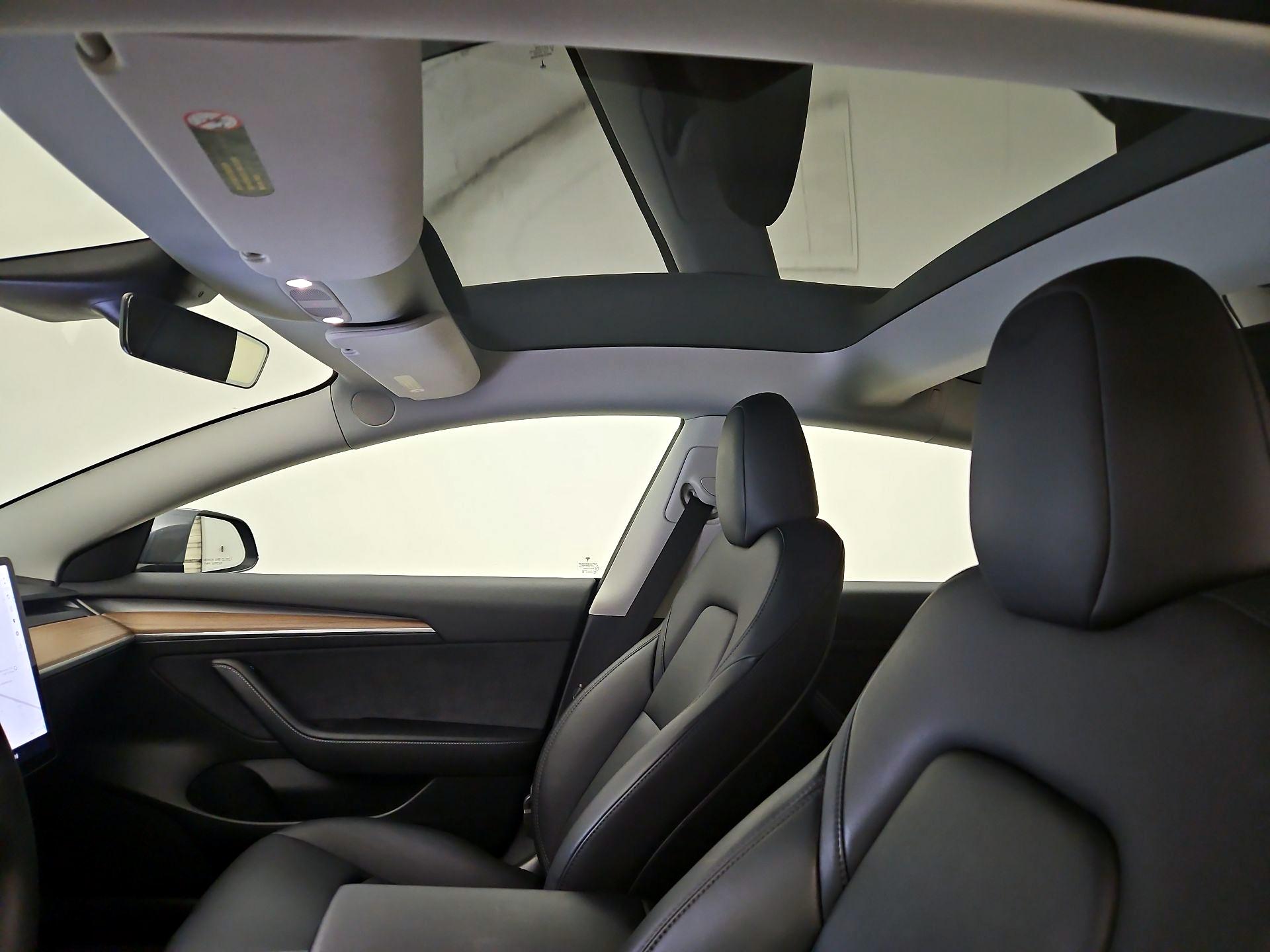 Thumbnail: 2023 Tesla Model 3 - 18