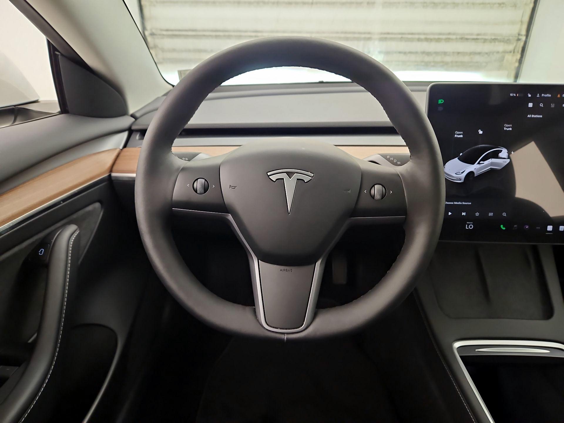 Thumbnail: 2023 Tesla Model 3 - 10
