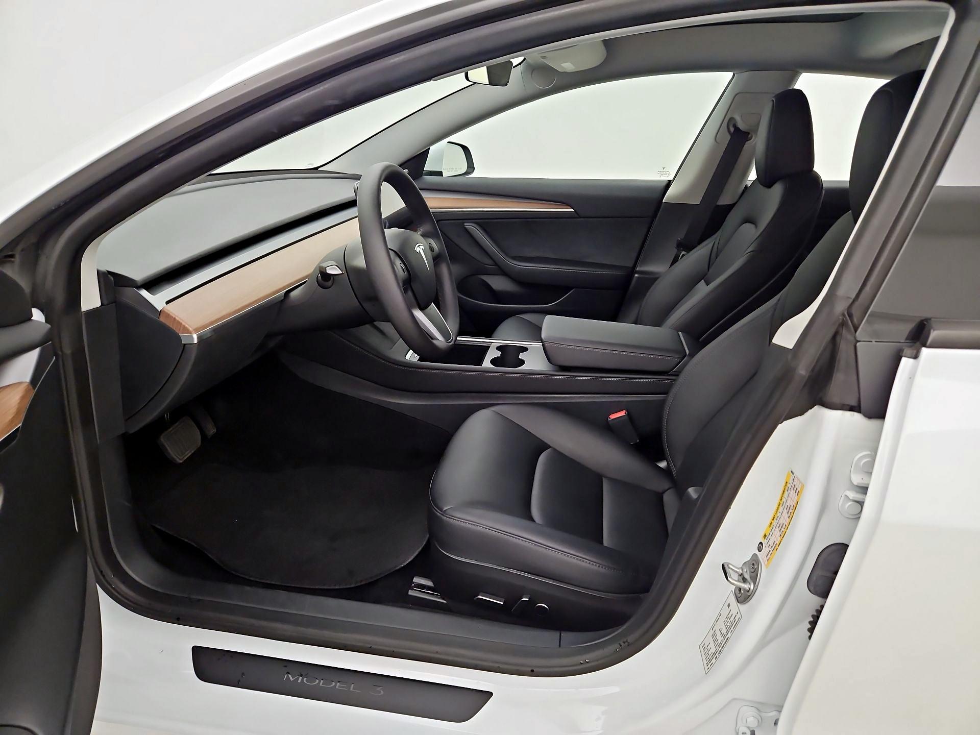 Thumbnail: 2023 Tesla Model 3 - 11