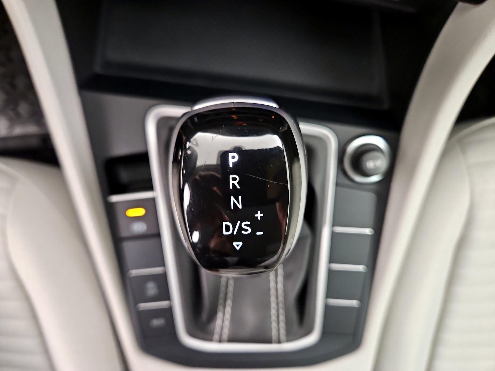 2025 Volkswagen Jetta S - Photo 18