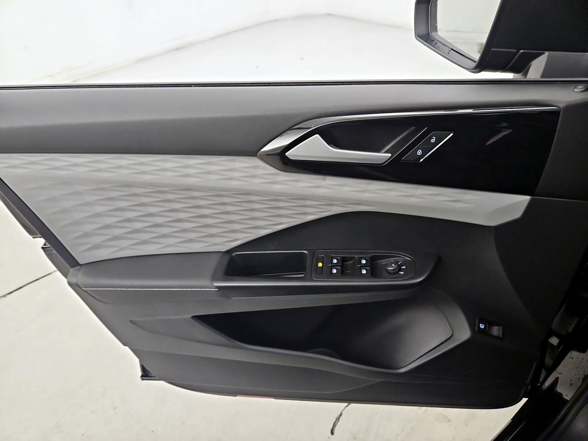 Thumbnail: 2024 Volkswagen Taos - 12
