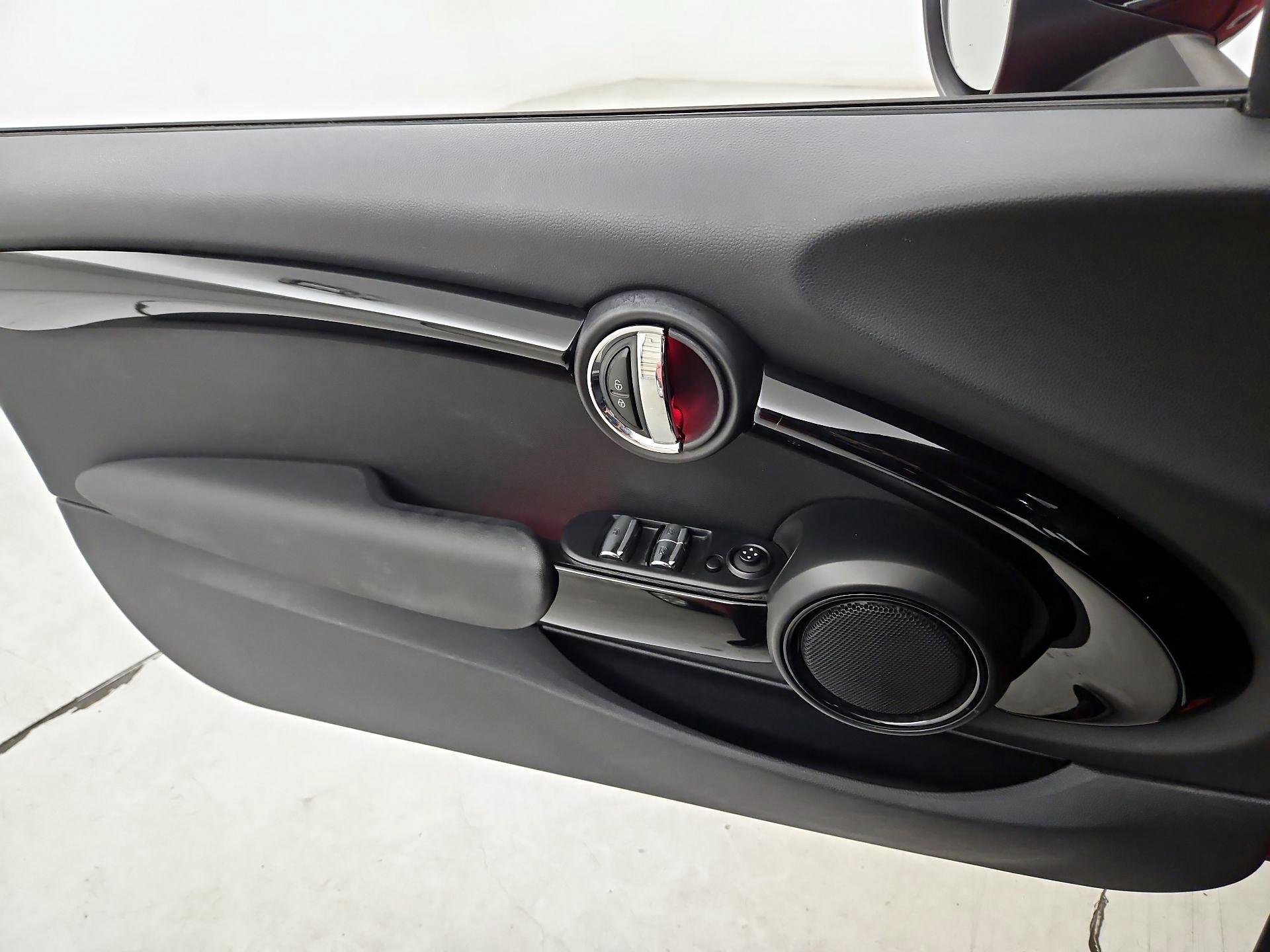 Thumbnail: 2019 MINI Cooper - 12