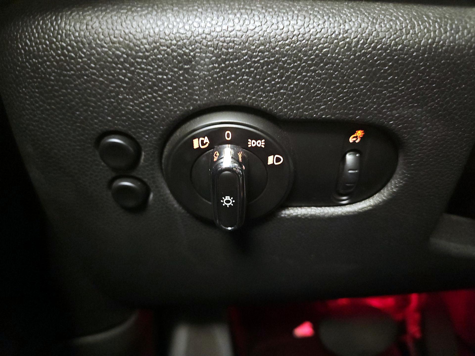 Thumbnail: 2019 MINI Cooper - 13