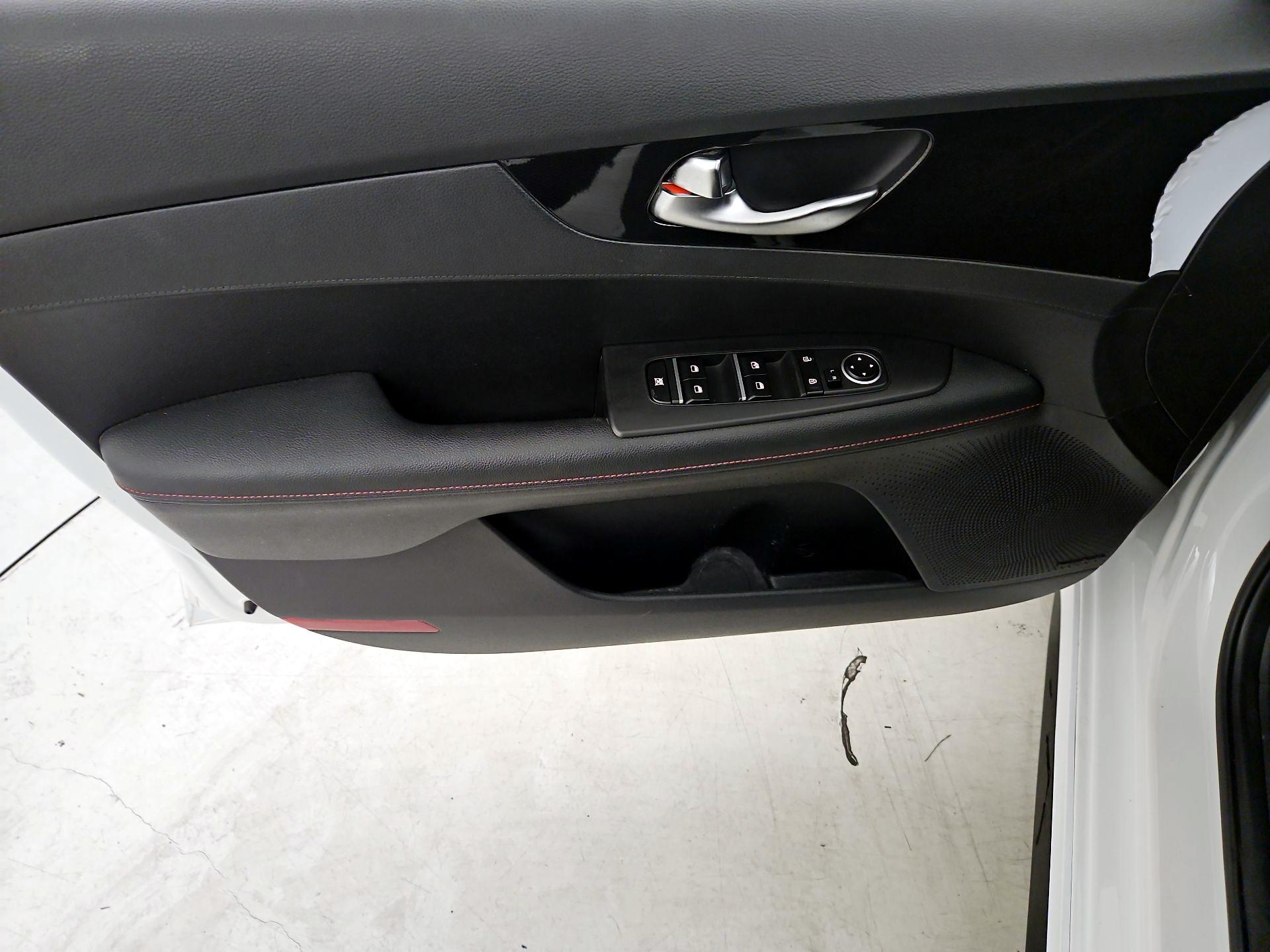 Thumbnail: 2023 Kia Forte - 12