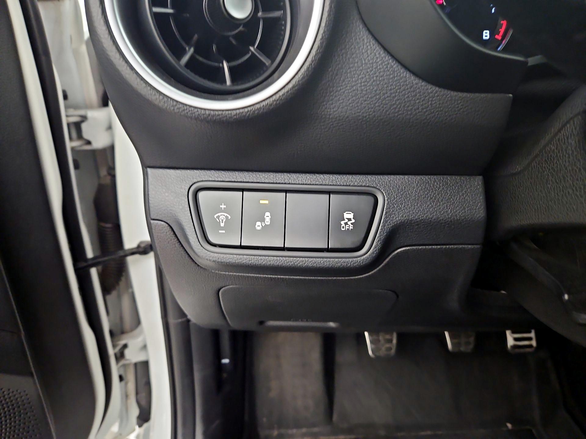 Thumbnail: 2023 Kia Forte - 13
