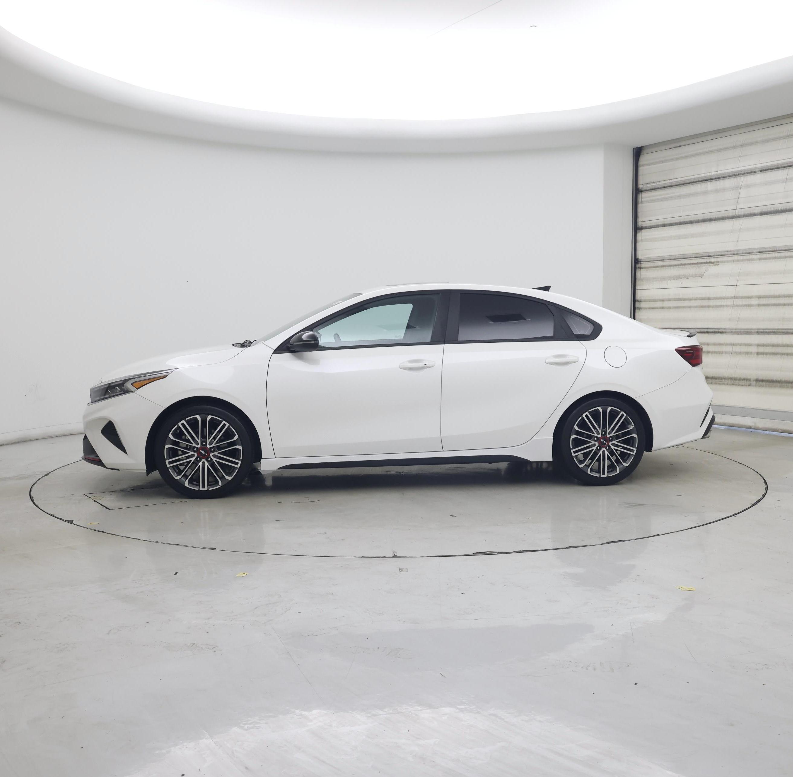 Thumbnail: 2023 Kia Forte - 3