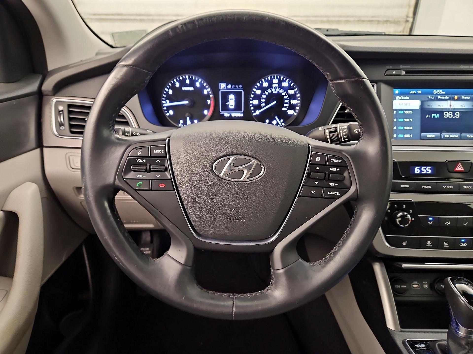 Thumbnail: 2017 Hyundai Sonata - 10