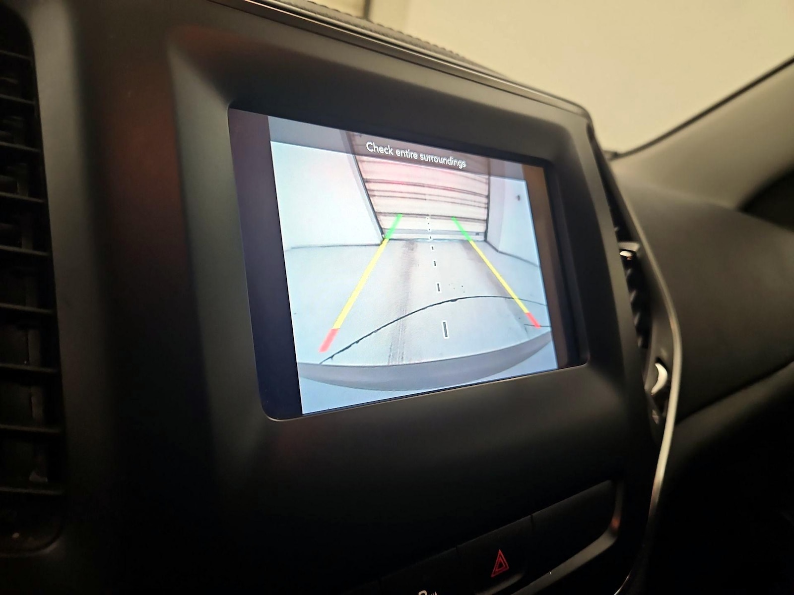 2019 Jeep Cherokee Altitude - Photo 15