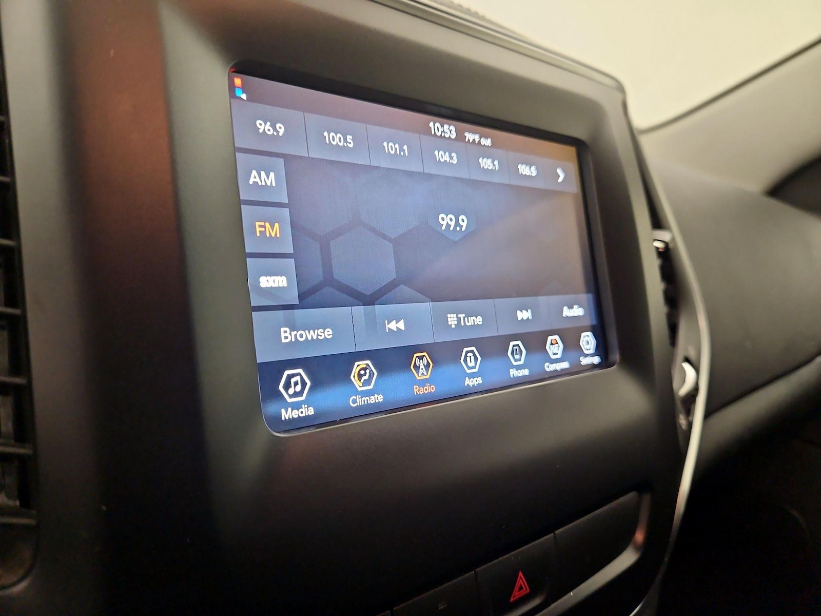 2019 Jeep Cherokee Altitude - Photo 16