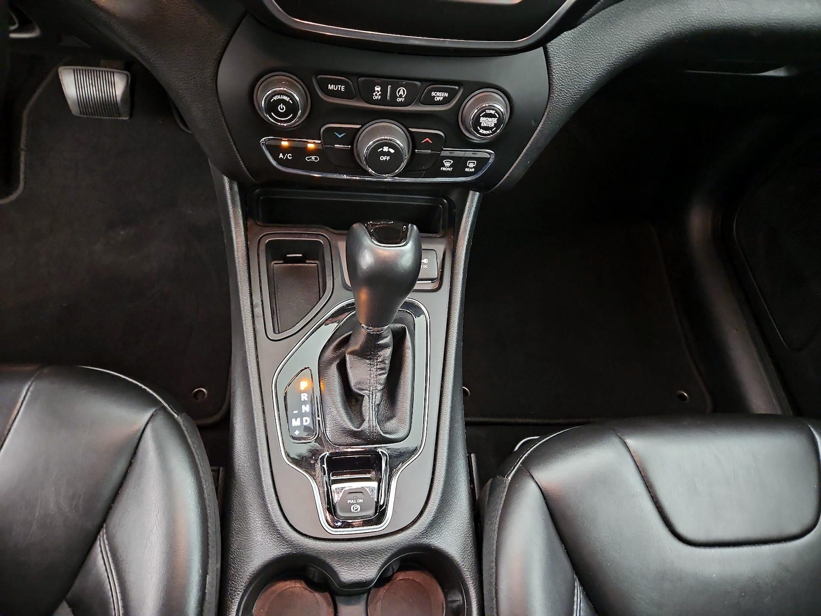 2019 Jeep Cherokee Altitude - Photo 18