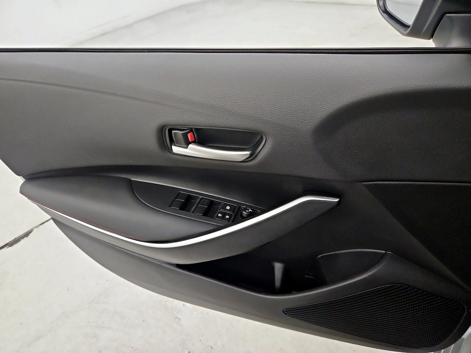 2024 Toyota Corolla SE - Photo 13
