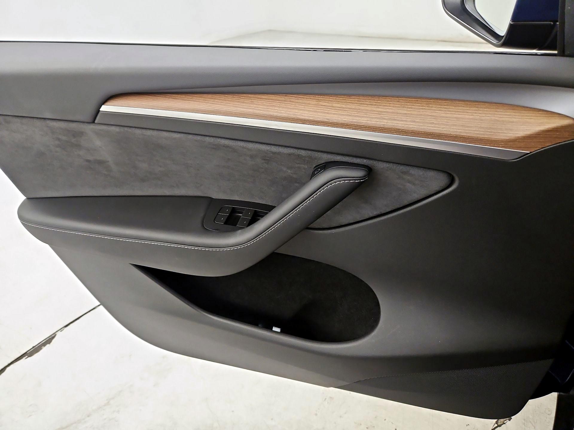 Thumbnail: 2022 Tesla Model Y - 12