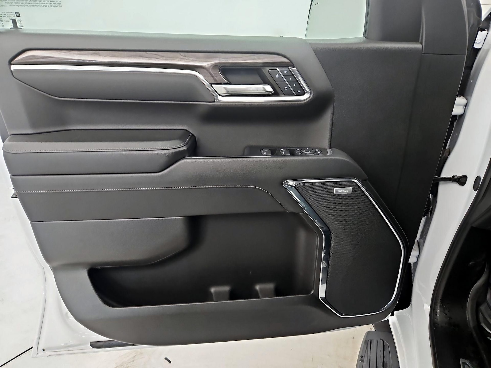 2024 Chevrolet Silverado 1500 LTZ - Photo 13