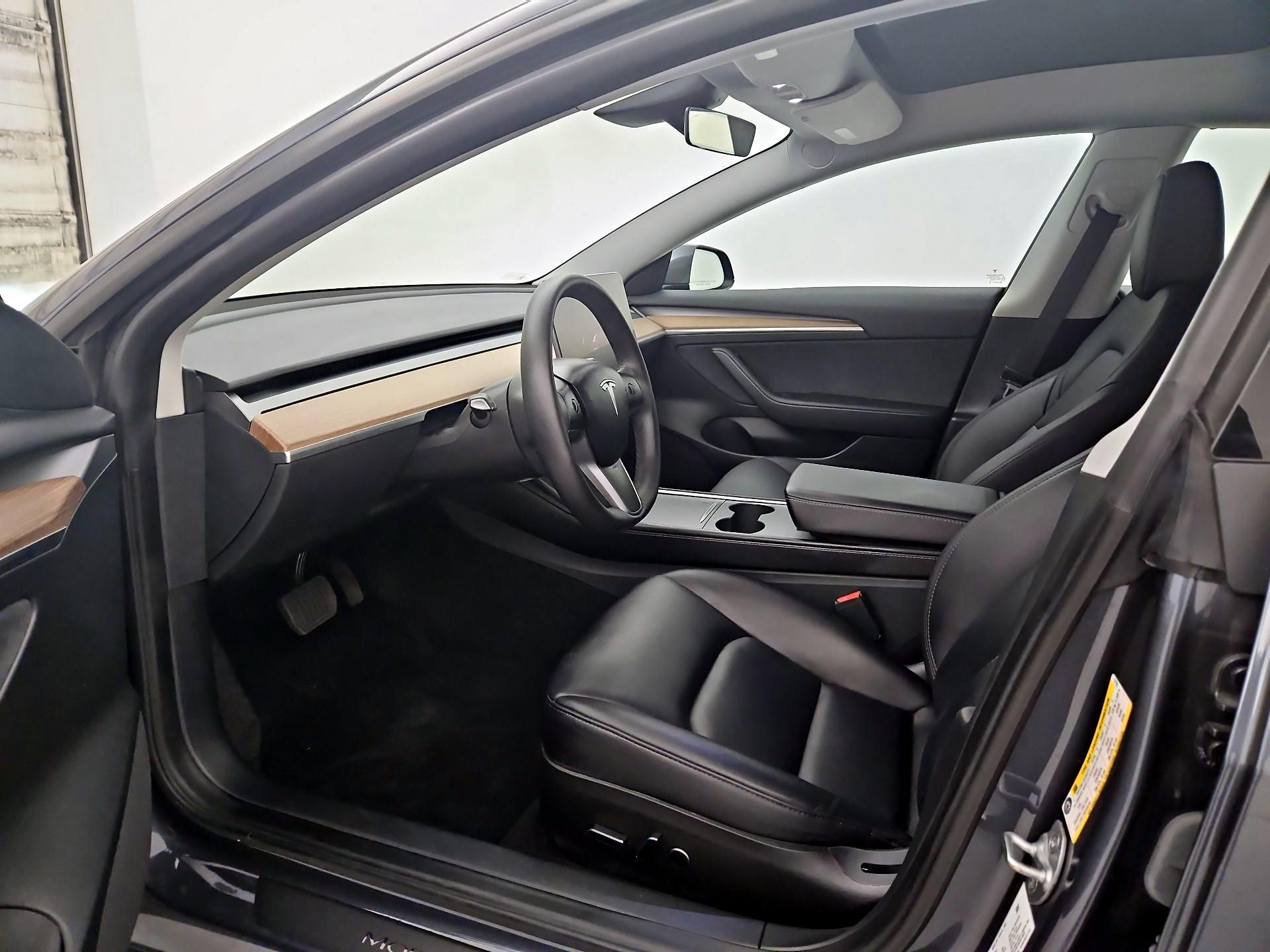 Thumbnail: 2023 Tesla Model 3 - 11