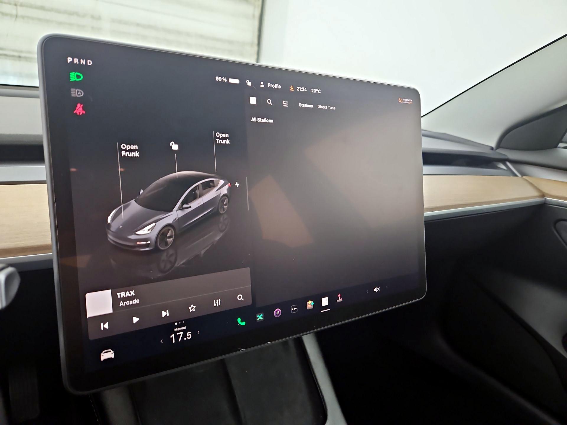 Thumbnail: 2023 Tesla Model 3 - 15