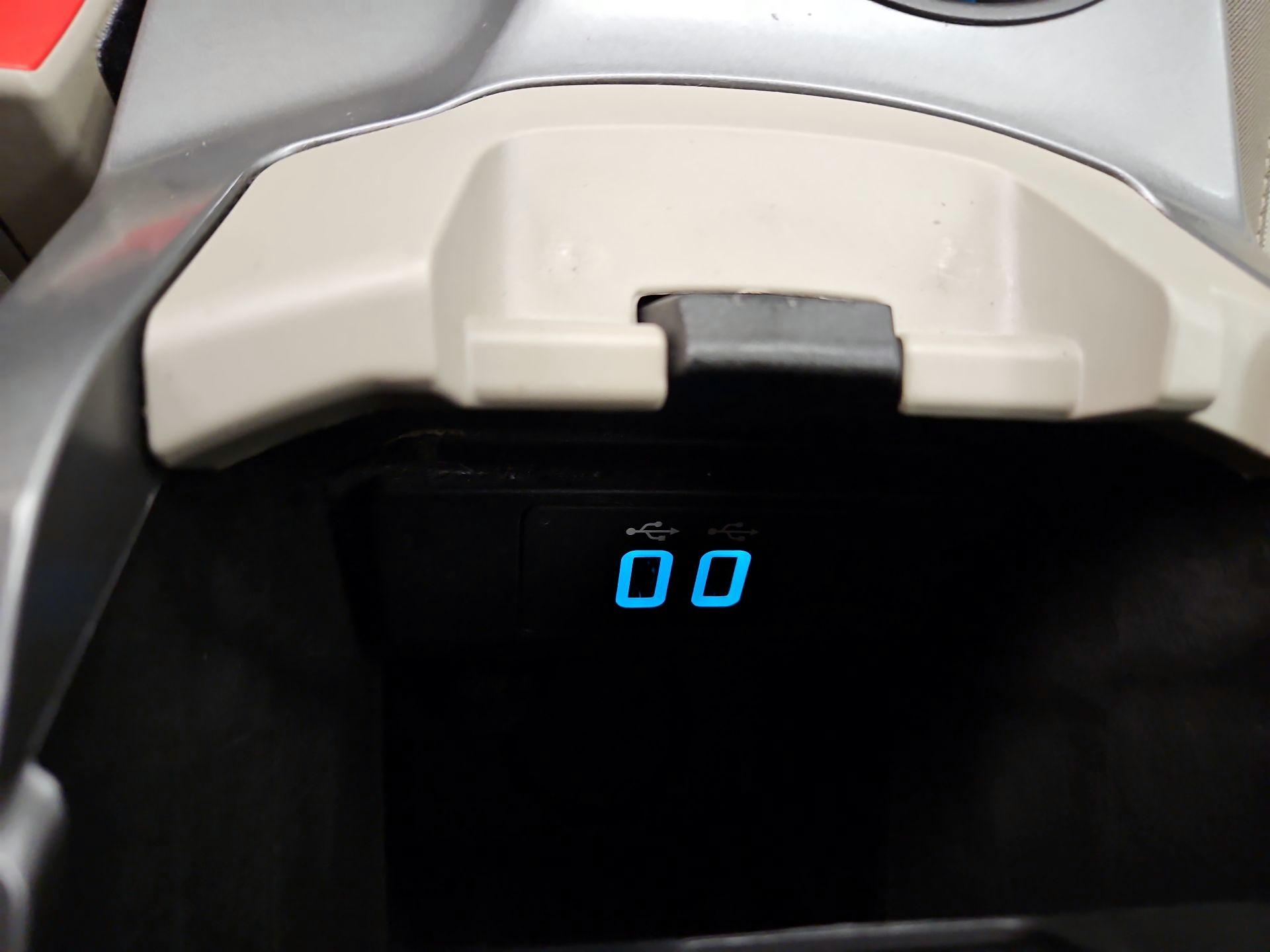 Thumbnail: 2016 Ford C-Max - 18
