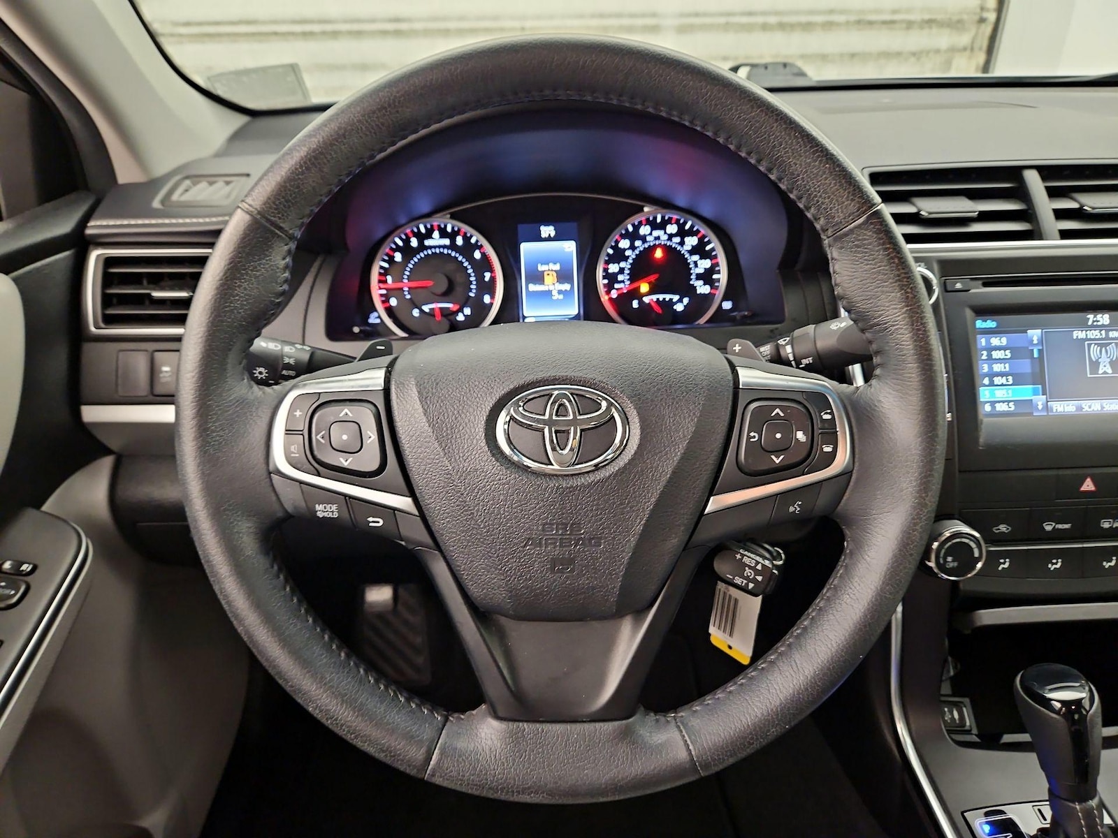 2015 Toyota Camry SE - Photo 11